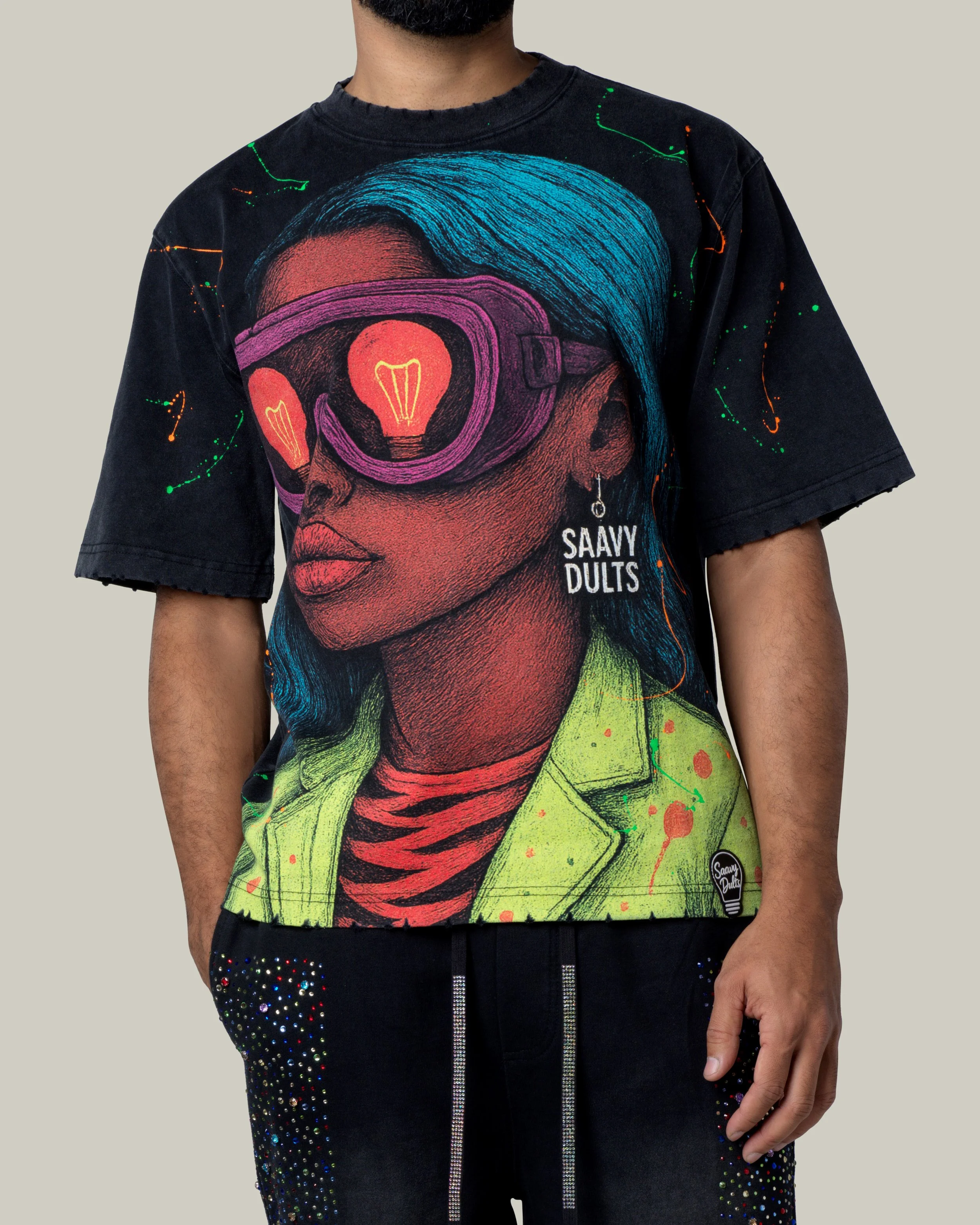 Black lady shirt  SAAVY DULTS “VISIONARY” TEE