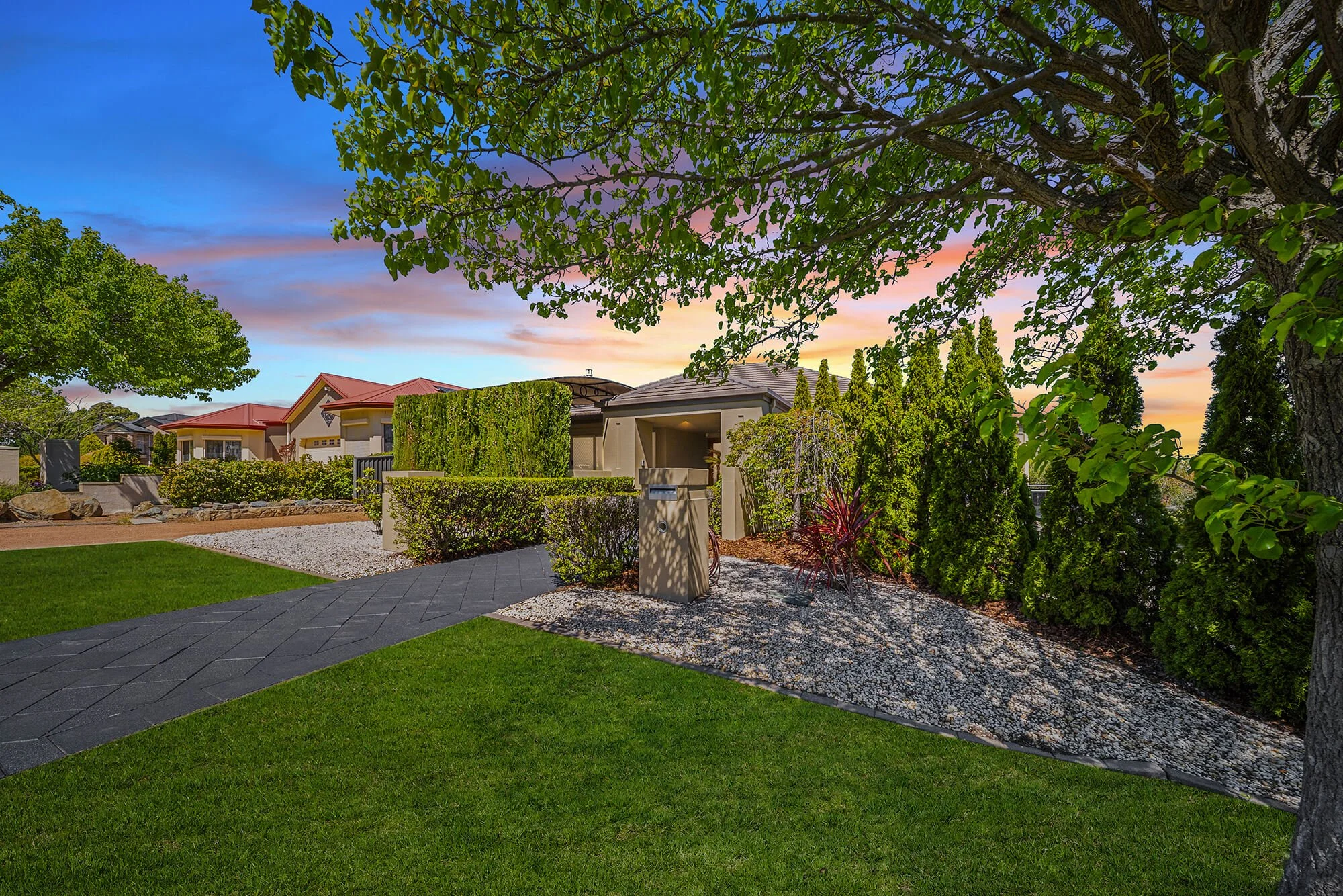 – Mice Kljsuric, Seller