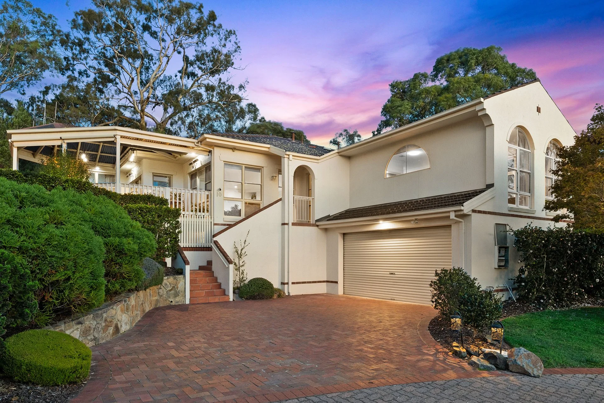 10/10 Taronga Place