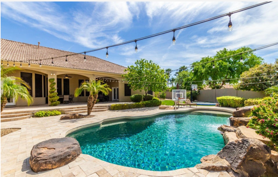 306 S Rochester Ct in Gilbert
Sold for $1,155,000 in October 2019