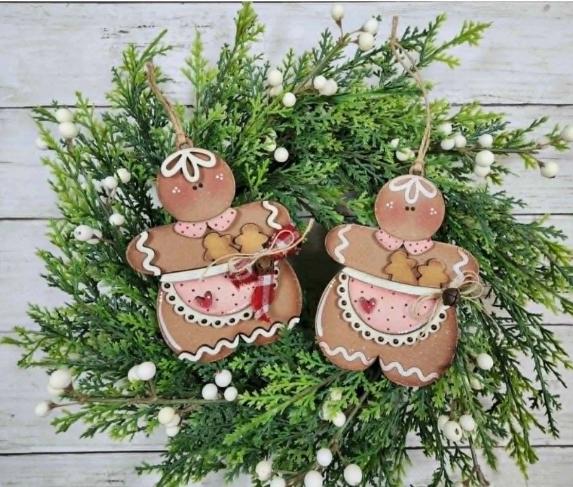 August 2026 Ornament Sweet Friends (Gingerbread).jpeg