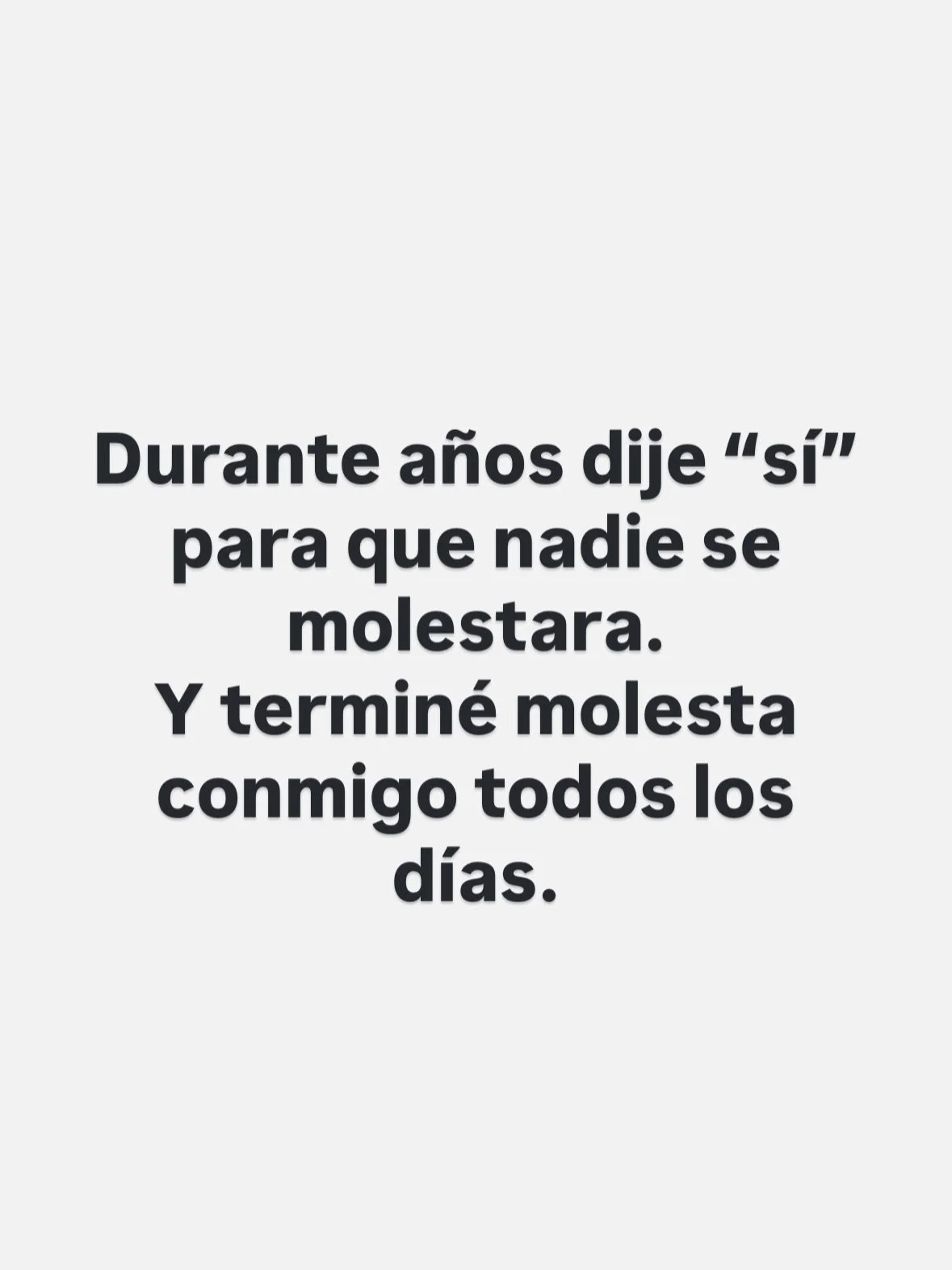 La complacencia suele disfrazarse de bondad, de amor y de &ldquo;ser f&aacute;cil de llevar&rdquo;.
Pero muchas veces no nace de la paz, nace del miedo: miedo a incomodar, a decepcionar, a que cambien contigo.

Yo tambi&eacute;n confund&iacute; duran