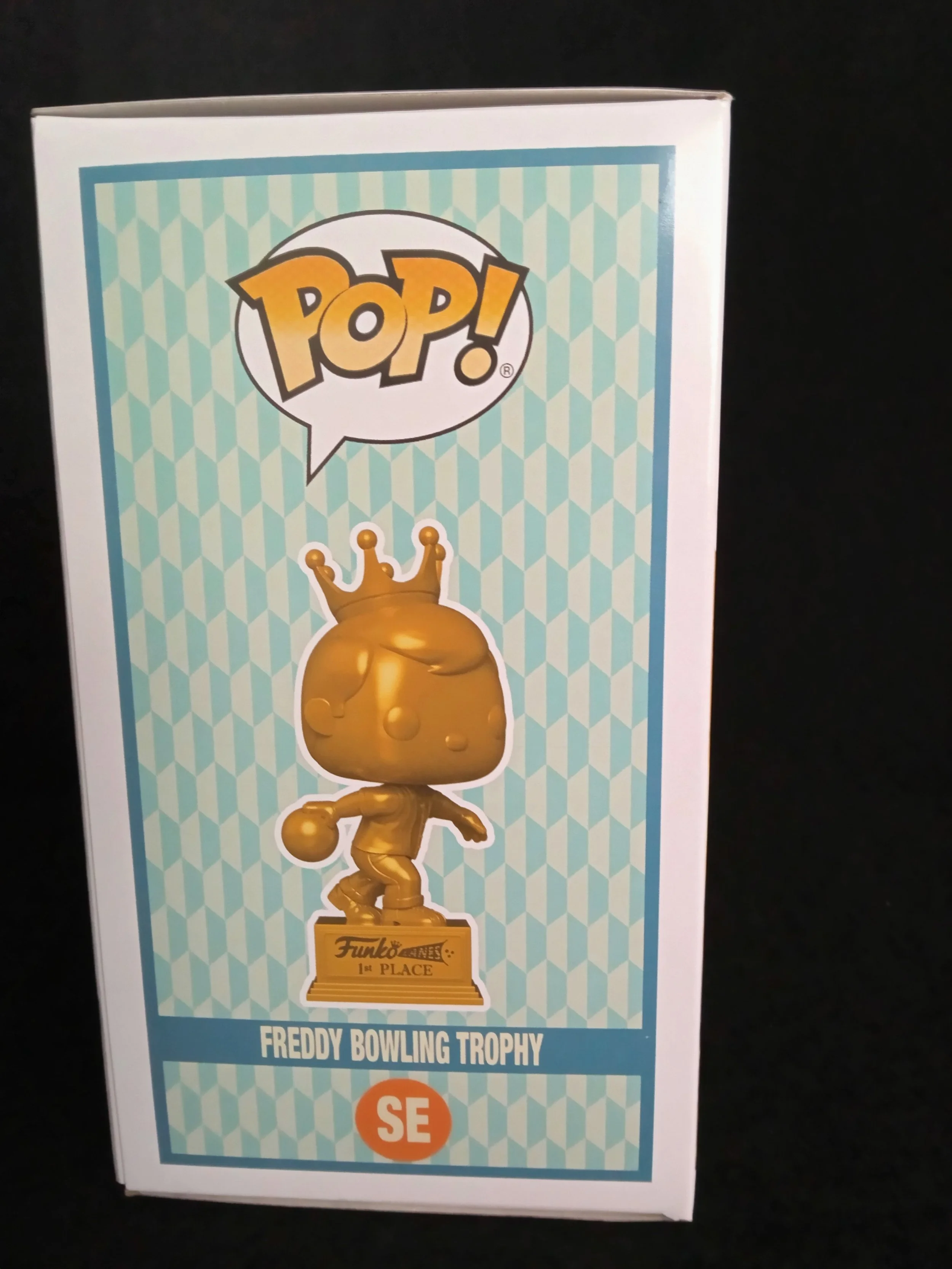 Freddy Bowliing Trophy - Right - Funko Pop!.jpg