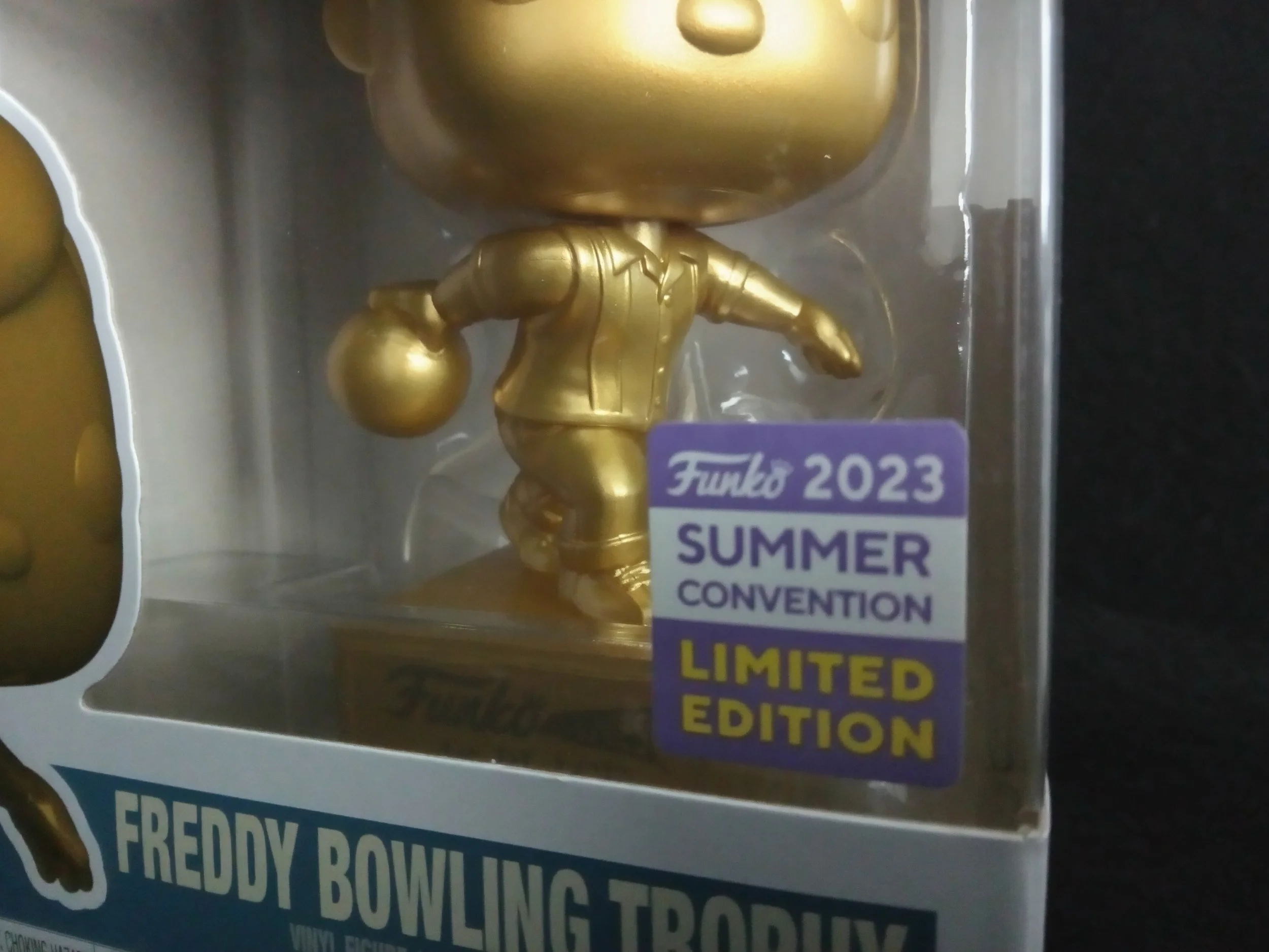 Freddy Bowling Trophy - Sticker - Funko Pop!.jpg