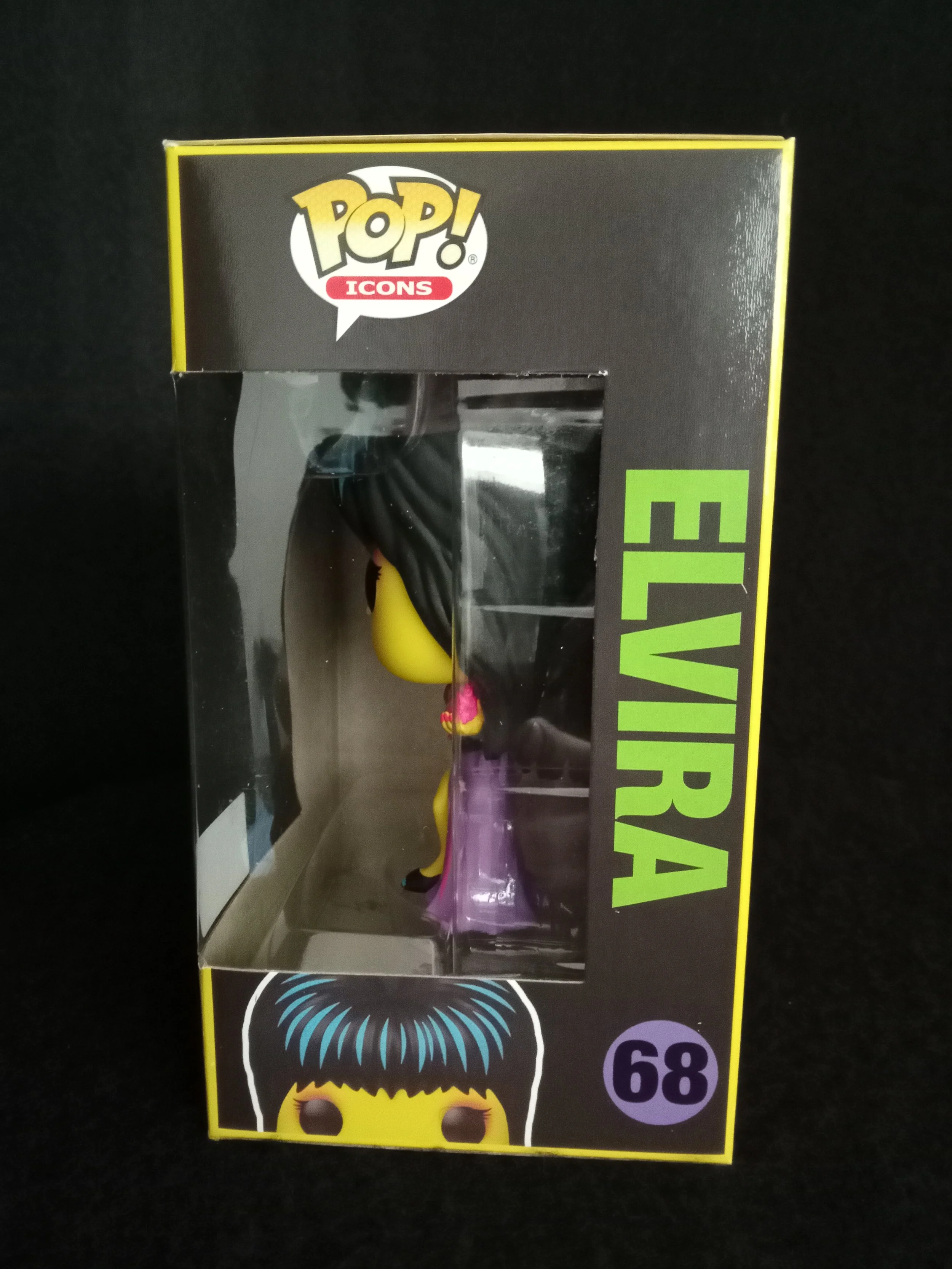 Elvira 68 - Blacklight - 2 - Funko Pop!.jpg