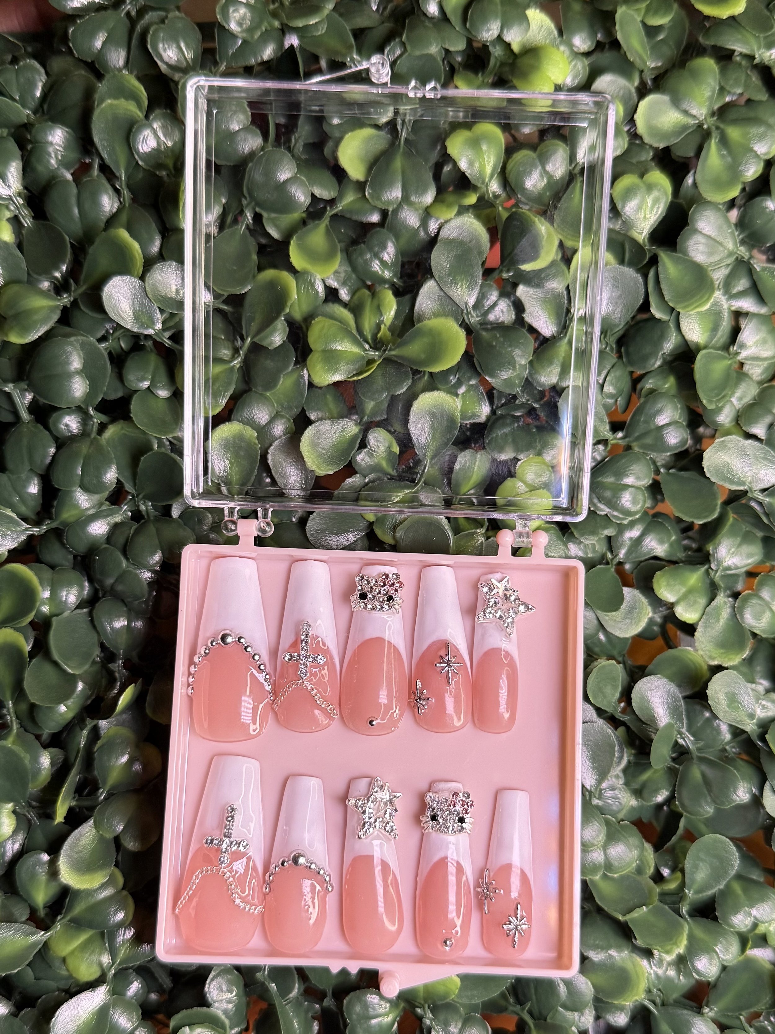 hello-kitty frenchies