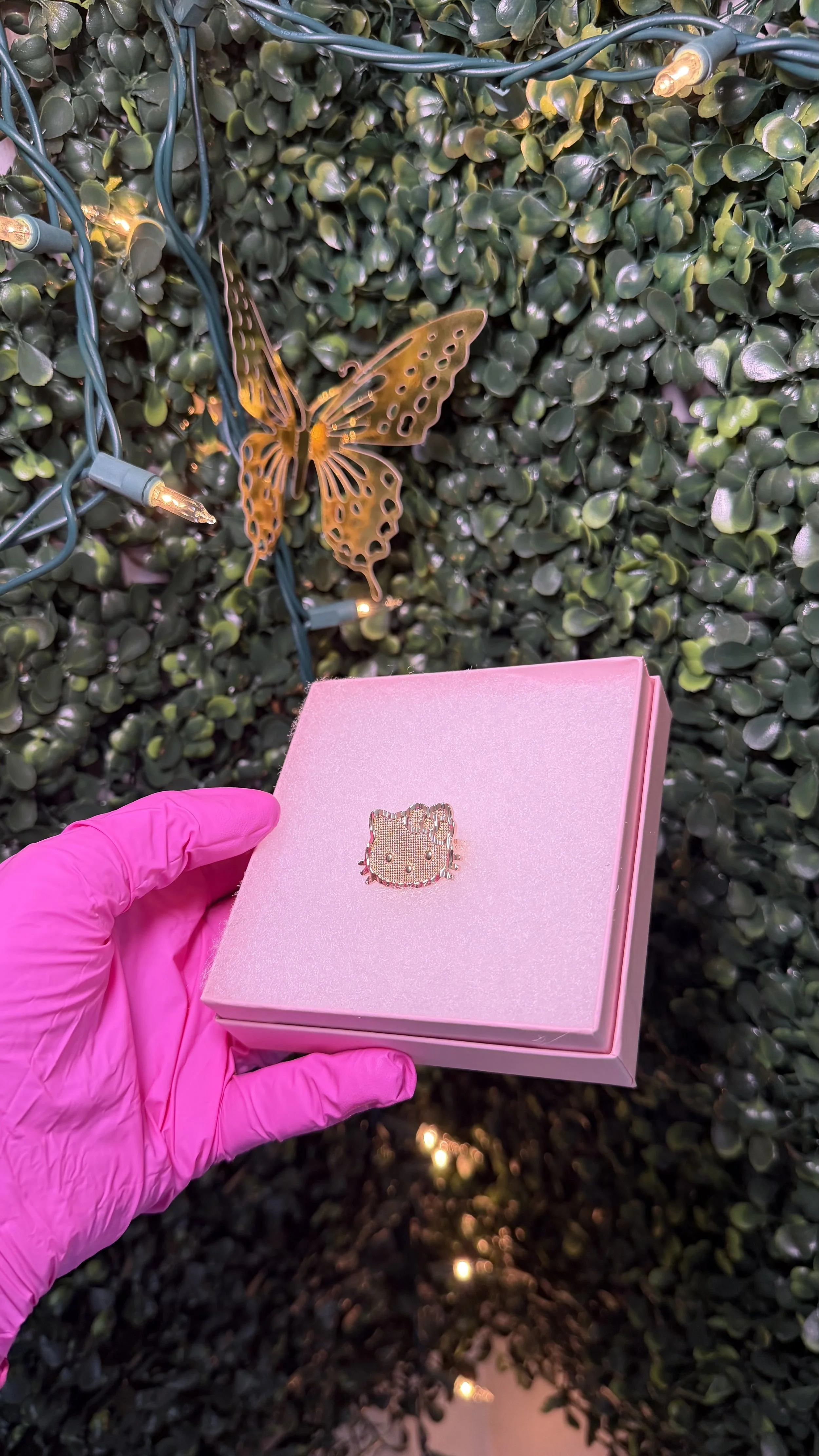 hello kitty ring side.jpeg