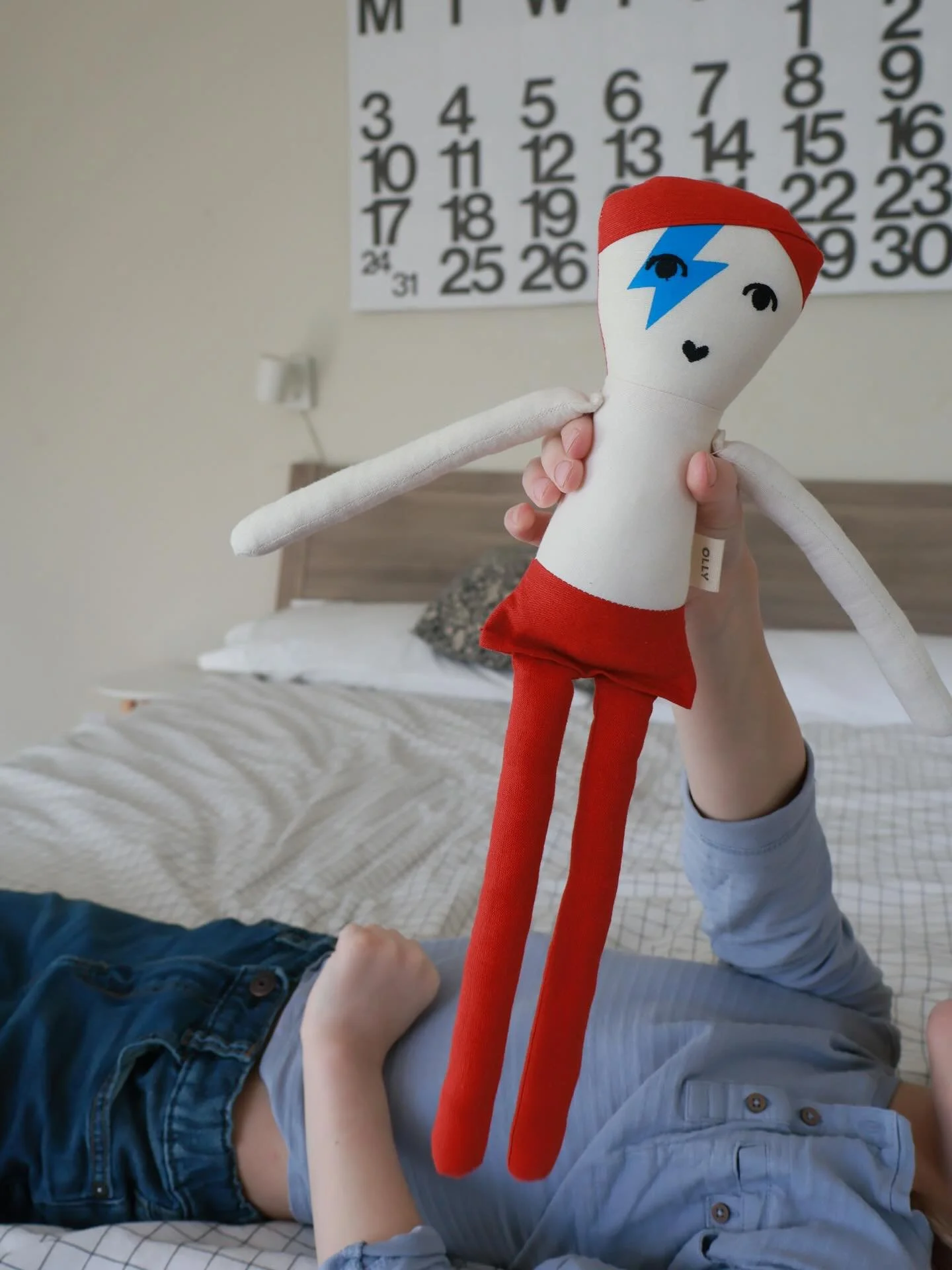 Bowie is back.
Bold, playful, and one of our all-time favourites.
Now in the shop. Link in bio.

It feels good to be making these again.

#ollyolly #handmadedoll #madeincanada #torontomade #designforkids slowmade