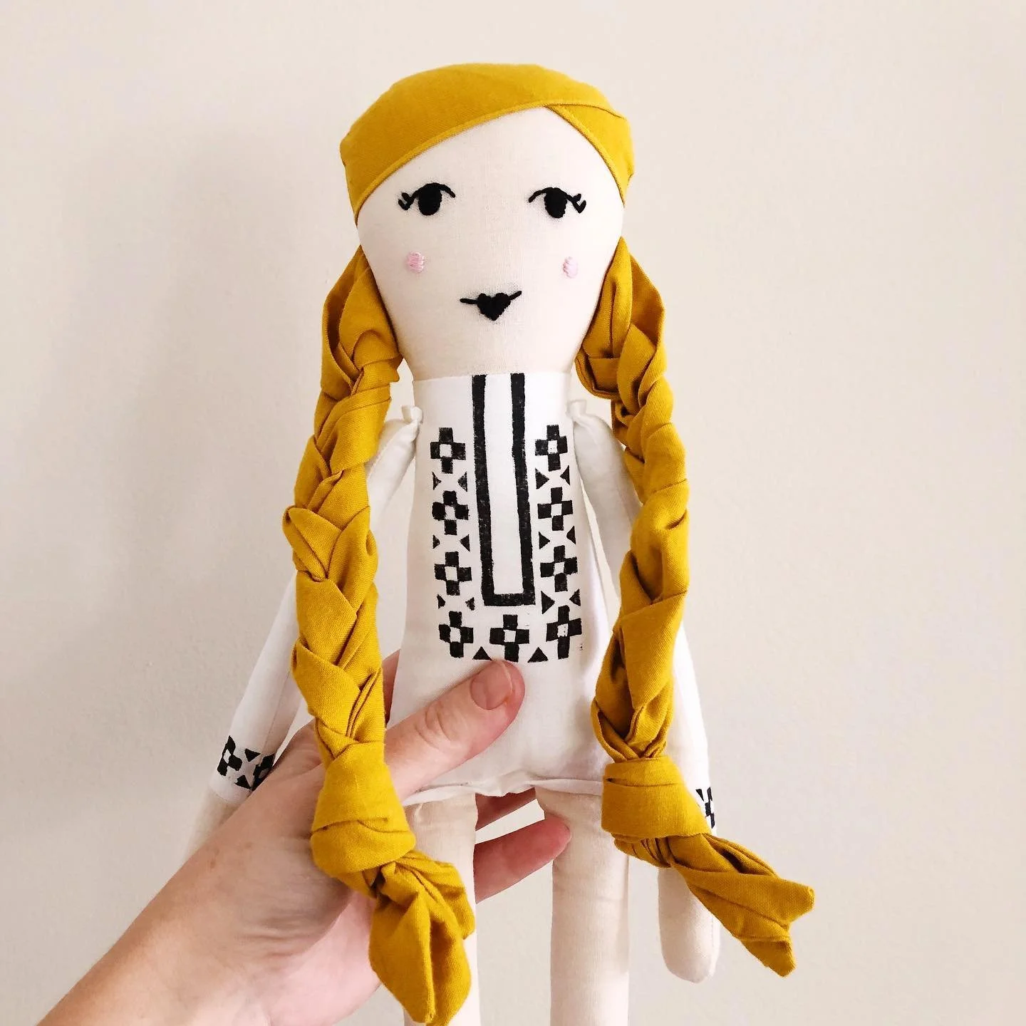 *SOLD* Only 5 days until Christmas. If you&rsquo;re looking for a last minute handmade gift I have just a few dolls left. If you&rsquo;re in the Toronto area DM me to arrange for free pick up. 
Joni Mitchell is always a favourite.