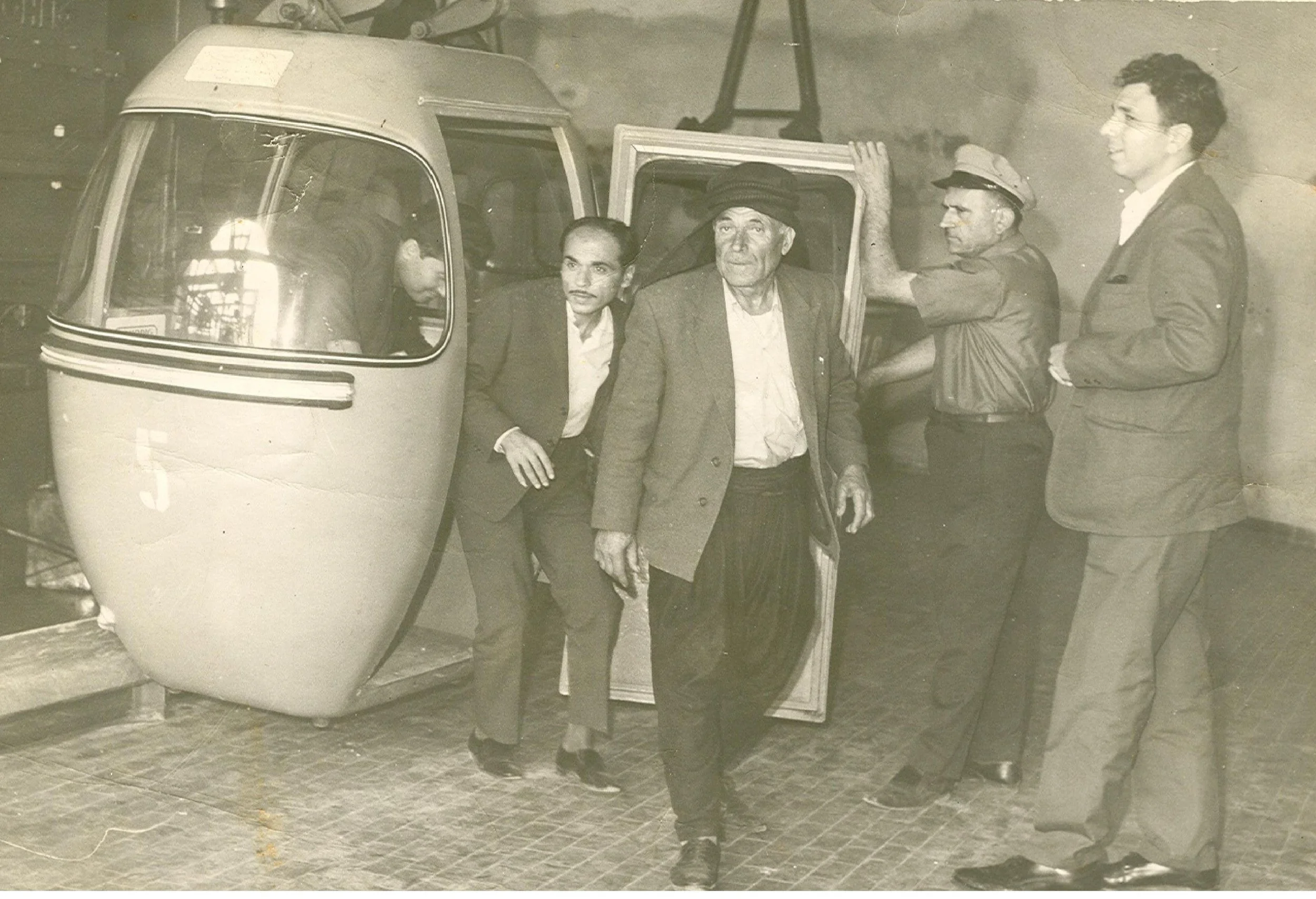 jidu mikhaber - helicopter.jpeg