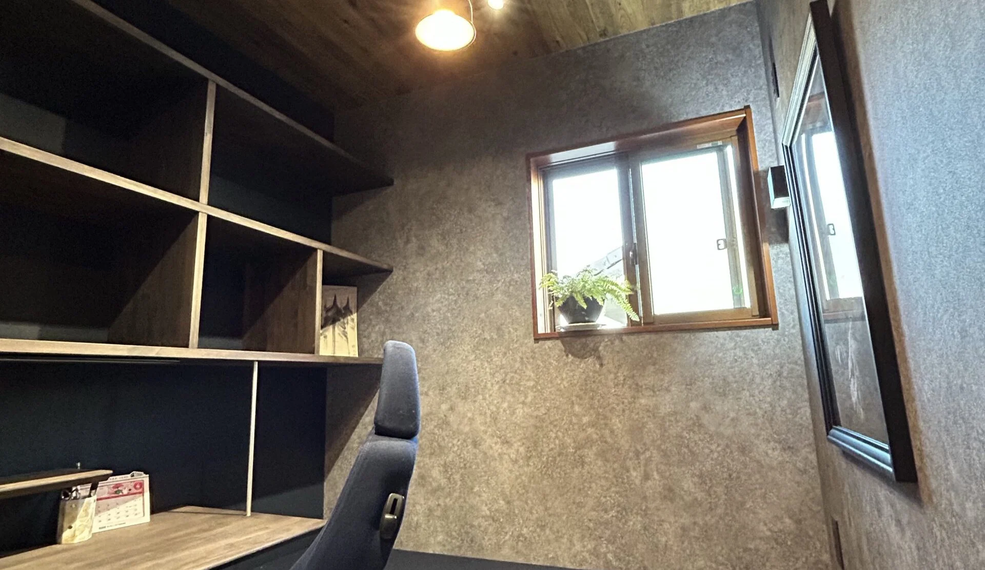 神戸市北区T様邸　納戸を書斎にリフォーム✨