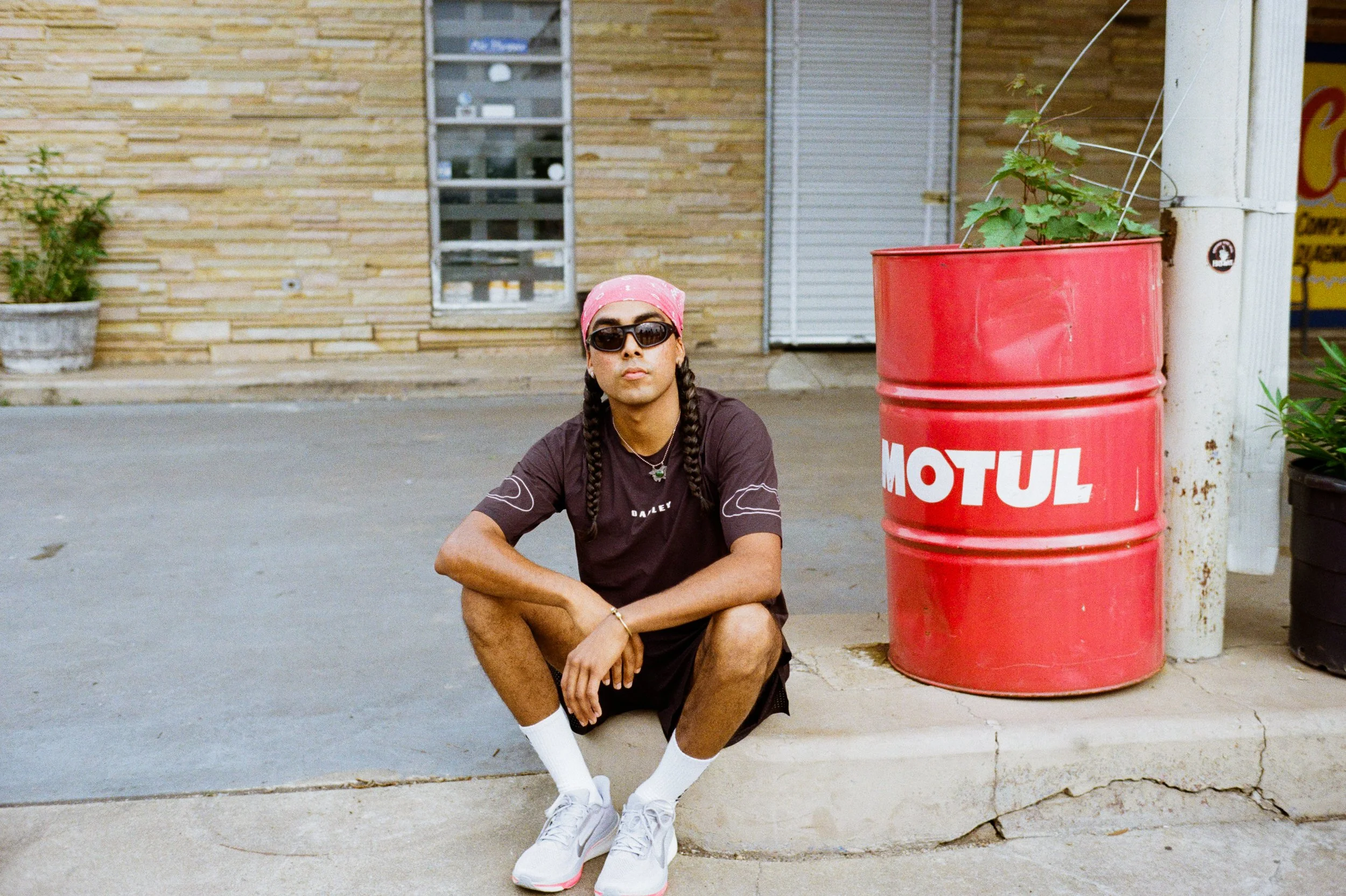 OAKLEY-RUN-S26-FILM-TM-2.jpg