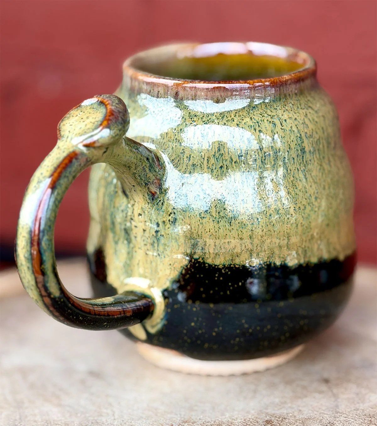 mug005-d.jpg