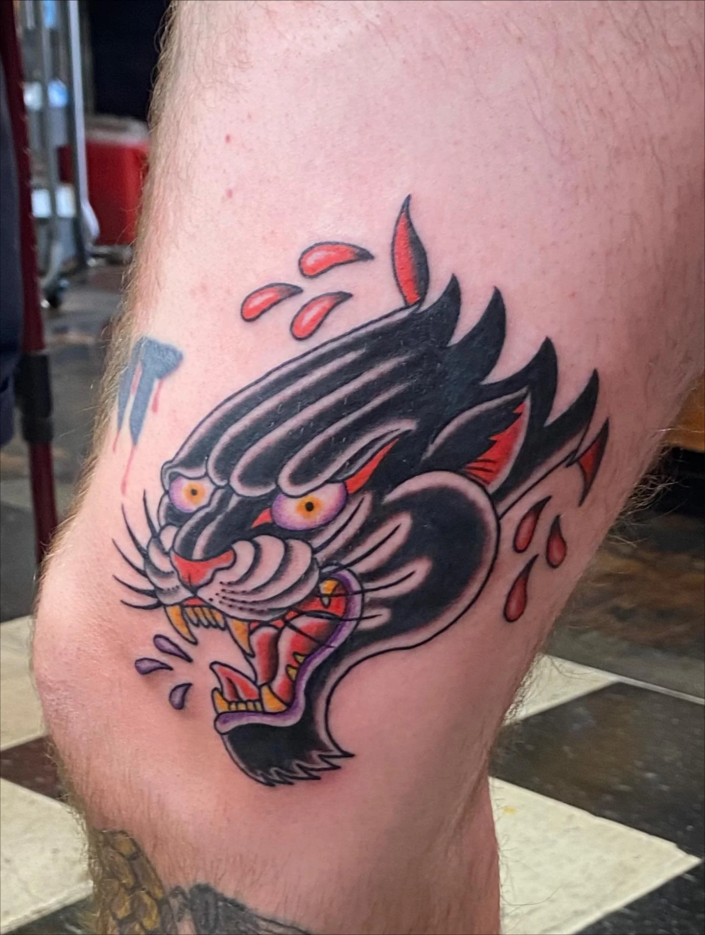 Panther head for @yungchee225 !!! Shout out to all the homies choosing cool flash, keeping real tattooing alive !! 🙏🙌❤️&zwj;🔥 find me @thickasthievestattoo for honest work.  #tattoo #pantherheadtattoo #traditionalflash #denvertattoo #loyaltothecoi