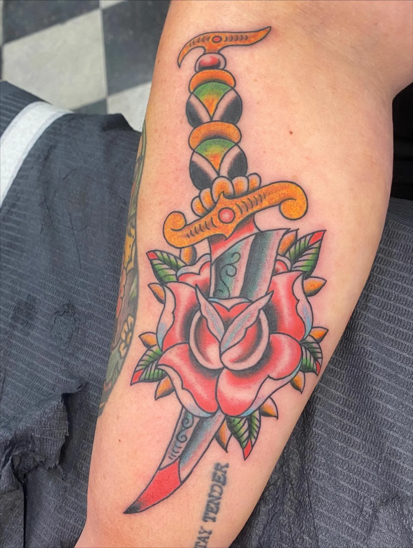 Custom rose and dagger for Lo, thank you !!! DM to book your idea or mine. Thank you tattooing and everyone getting tats. @thickasthievestattoo #traditionaltattoo #roseanddagger #tattoo #fyp #denvertattoo