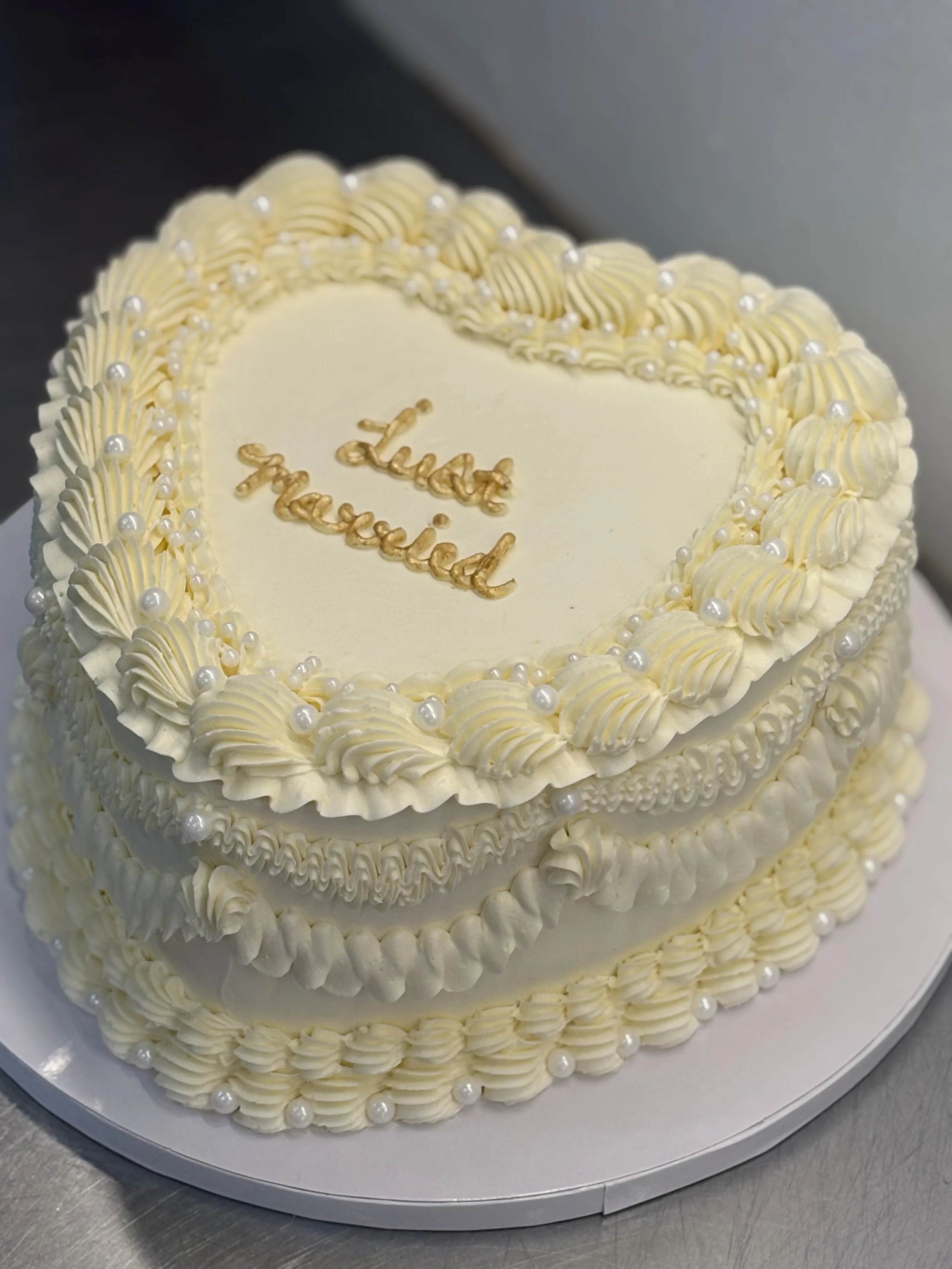 Classic Vintage Wedding Cake $95