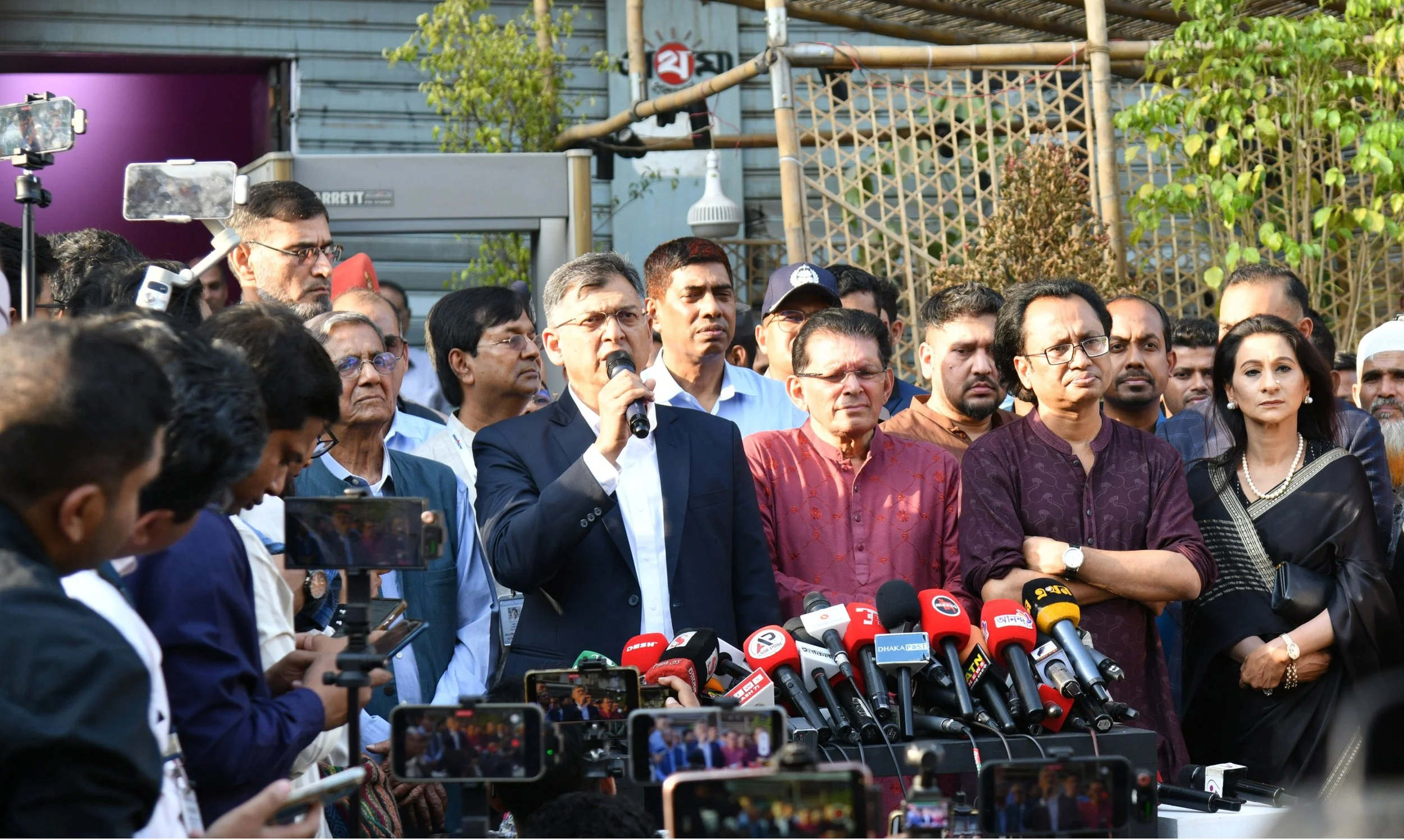 জুলাই অভ্যুত্থানের পুলিশ নিহতের তদন্ত নিয়ে কোনো বক্তব্য দেননি স্বরাষ্ট্রমন্ত্রী