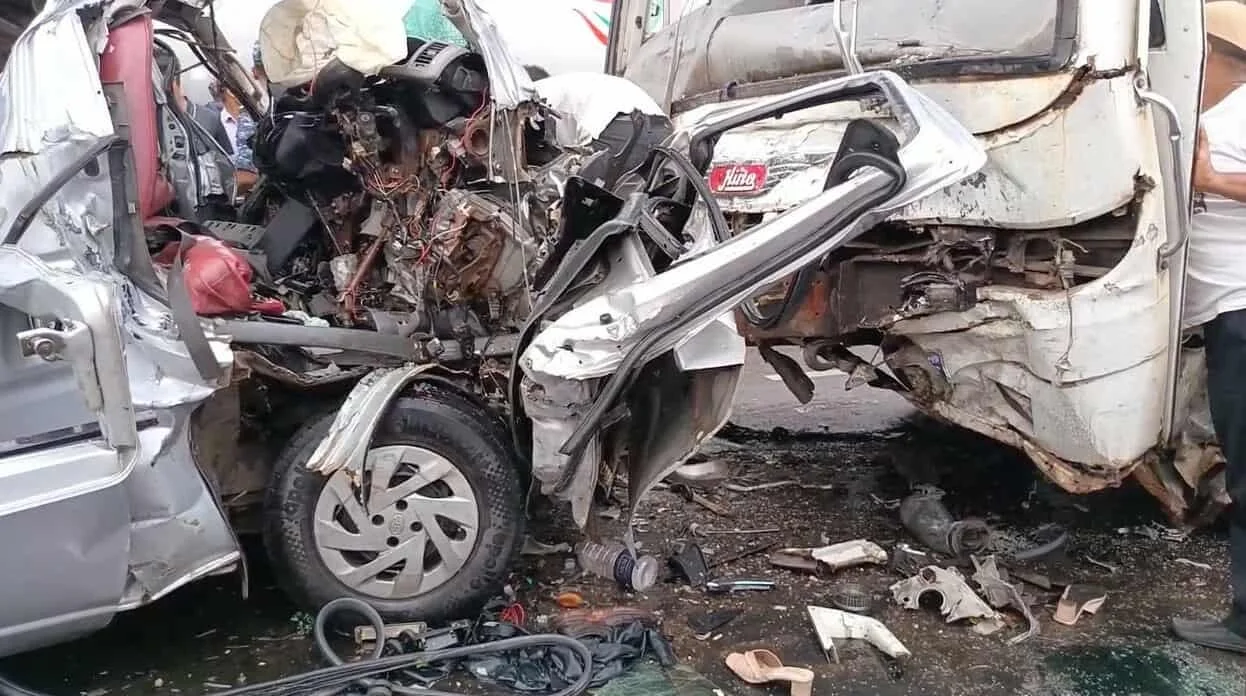 বাগেরহাটে মর্মান্তিক সড়ক দুর্ঘটনা: বিএনপি নেতাসহ ১৪ জন নিহত