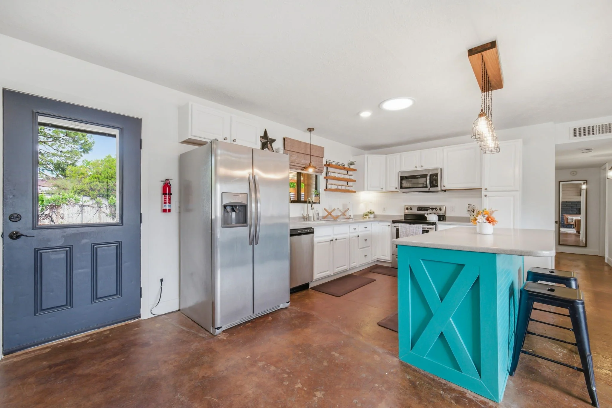 10-web-or-mls-373S100W-AQC-9.jpg