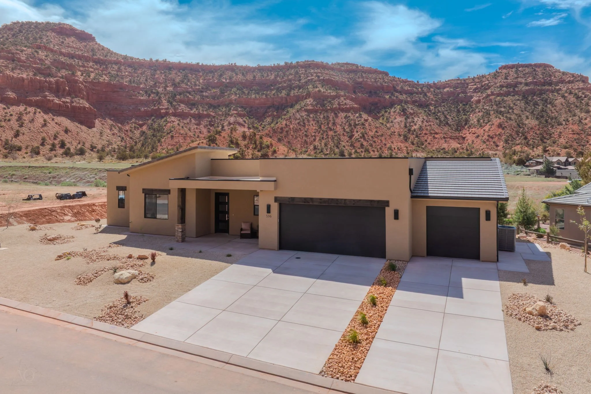 48-web-or-mls-596Rainmaker-AQC-48.jpg