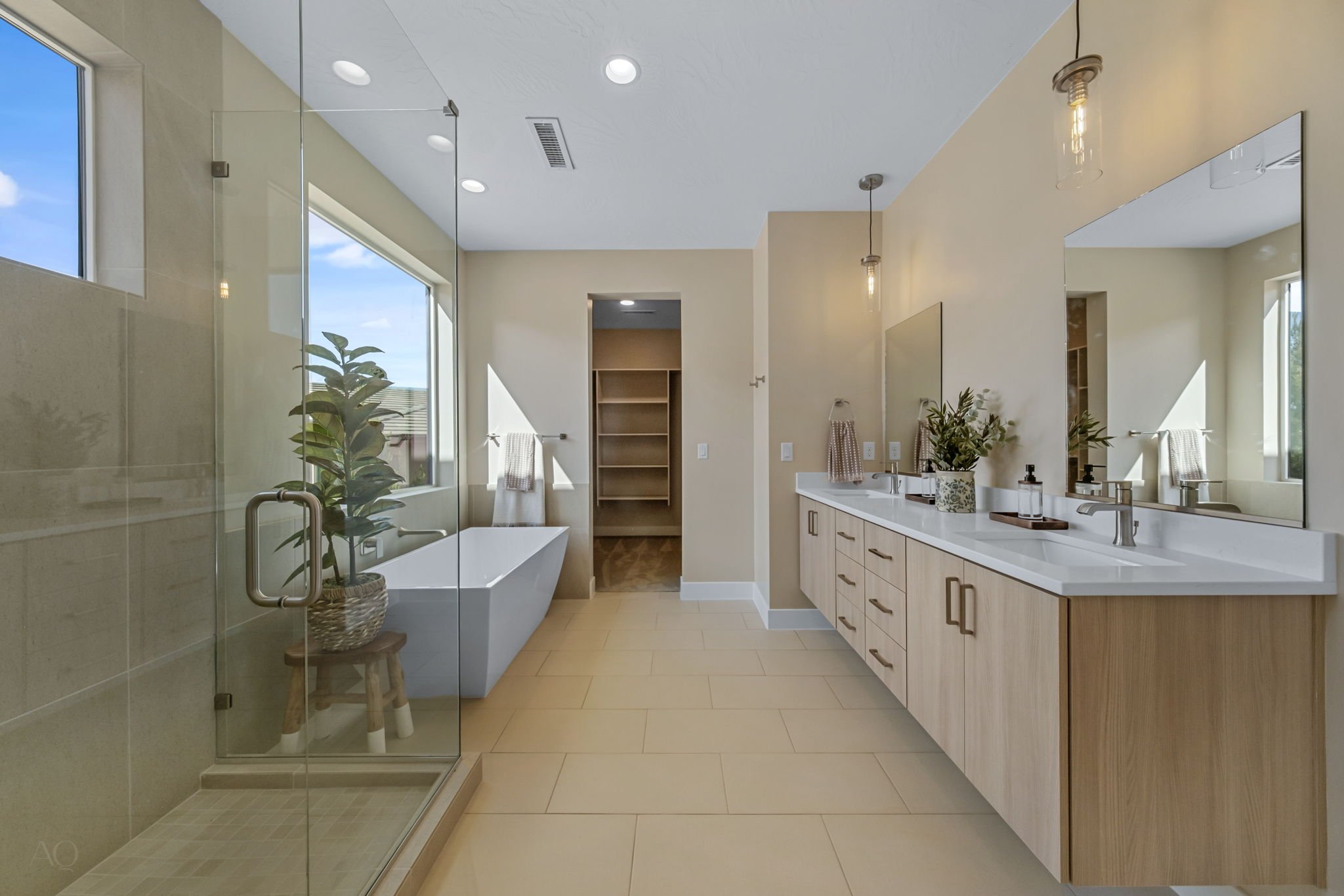 21-web-or-mls-596Rainmaker-AQC-21.jpg