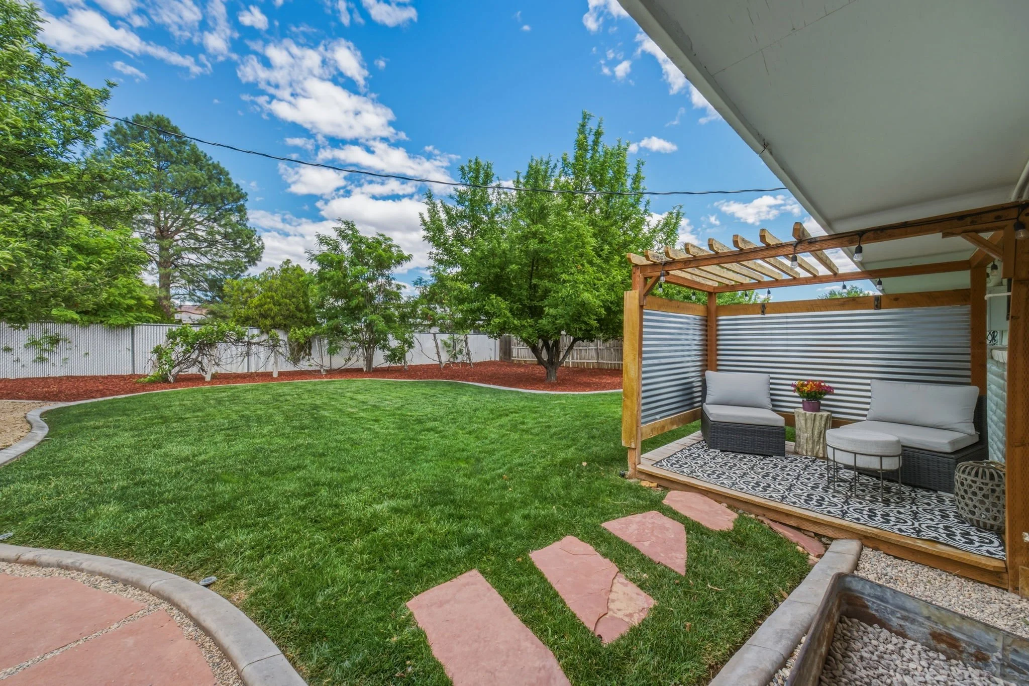 31-web-or-mls-373S100W-AQC-30.jpg