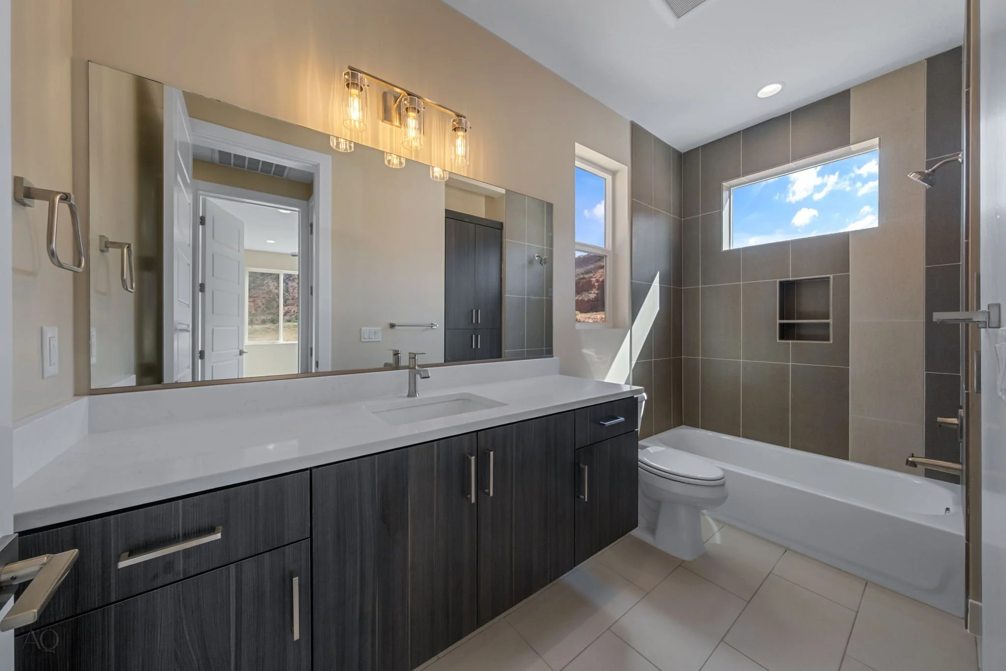 33-web-or-mls-596Rainmaker-AQC-33.jpg