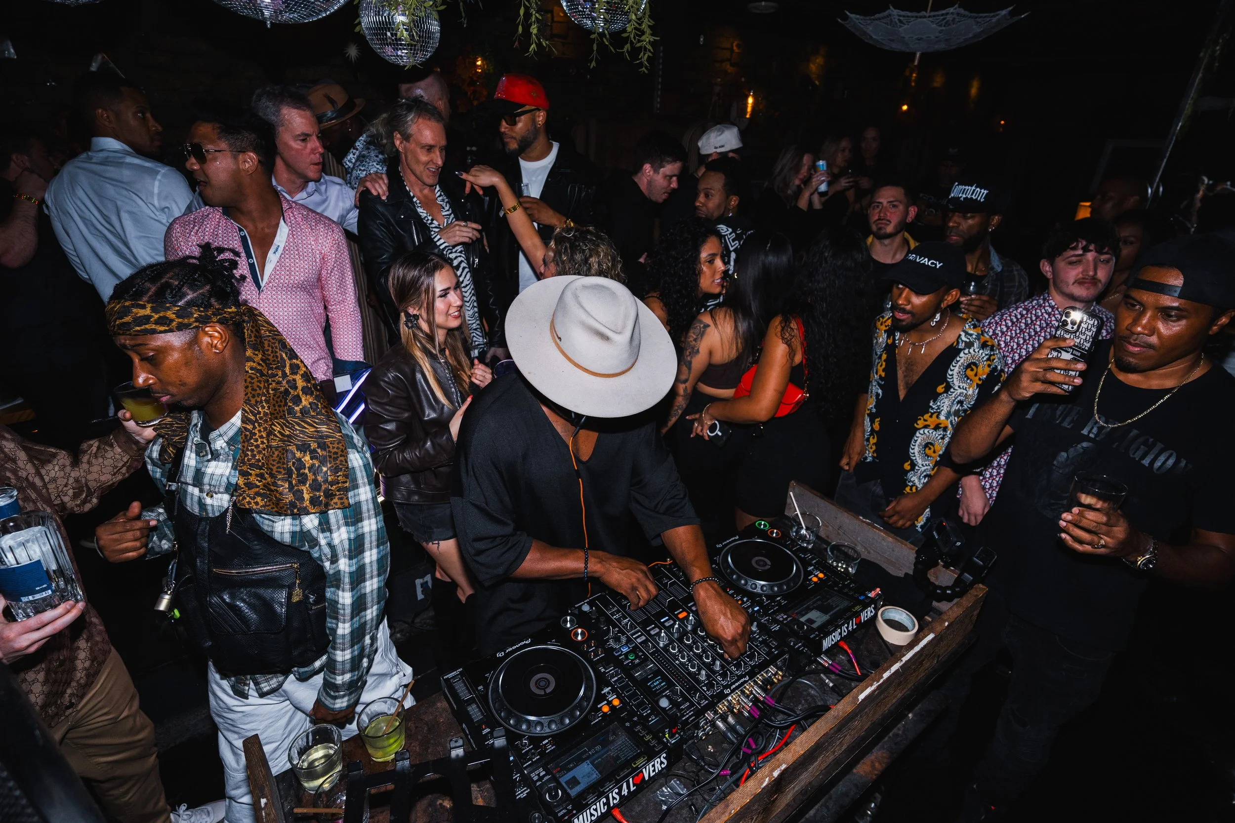 ARTIST & DJ SET 2- hour set | San Diego