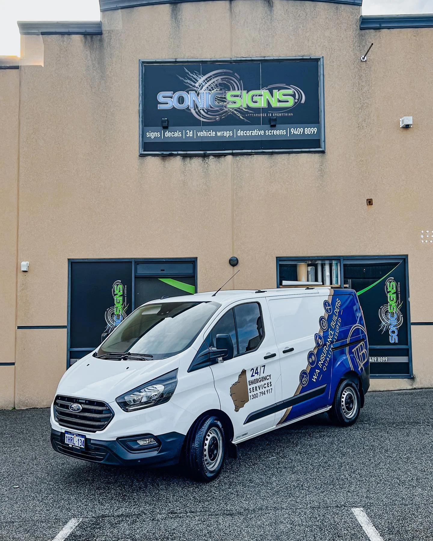 Partial commercial wrap done for @wainsurancebuilders great finish with the gold against the blue.
Wrap: @hexis_australia 
. 
.
#wrap #vinylwrap #sonicsigns #signage #signwriting #vehiclewrap #carwrap #ford #vanwrap #commercialsignage #sign