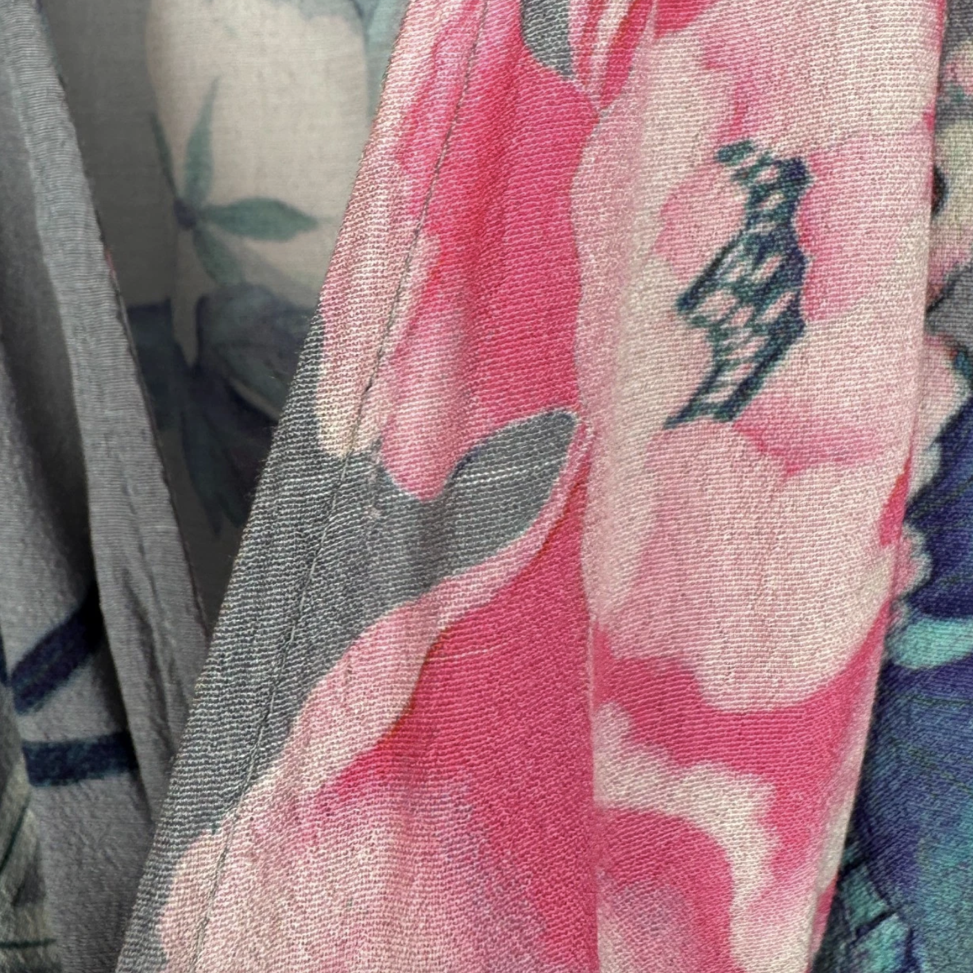 Pulls on Floral Print