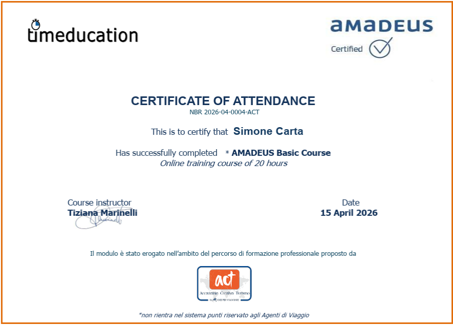 Certificato di frequenza per il corso online AMADEUS Basic Course di 20 ore, rilasciato a Simone Carta il 15 aprile 2026, firmato dall'istruttrice Tiziana Marinelli.