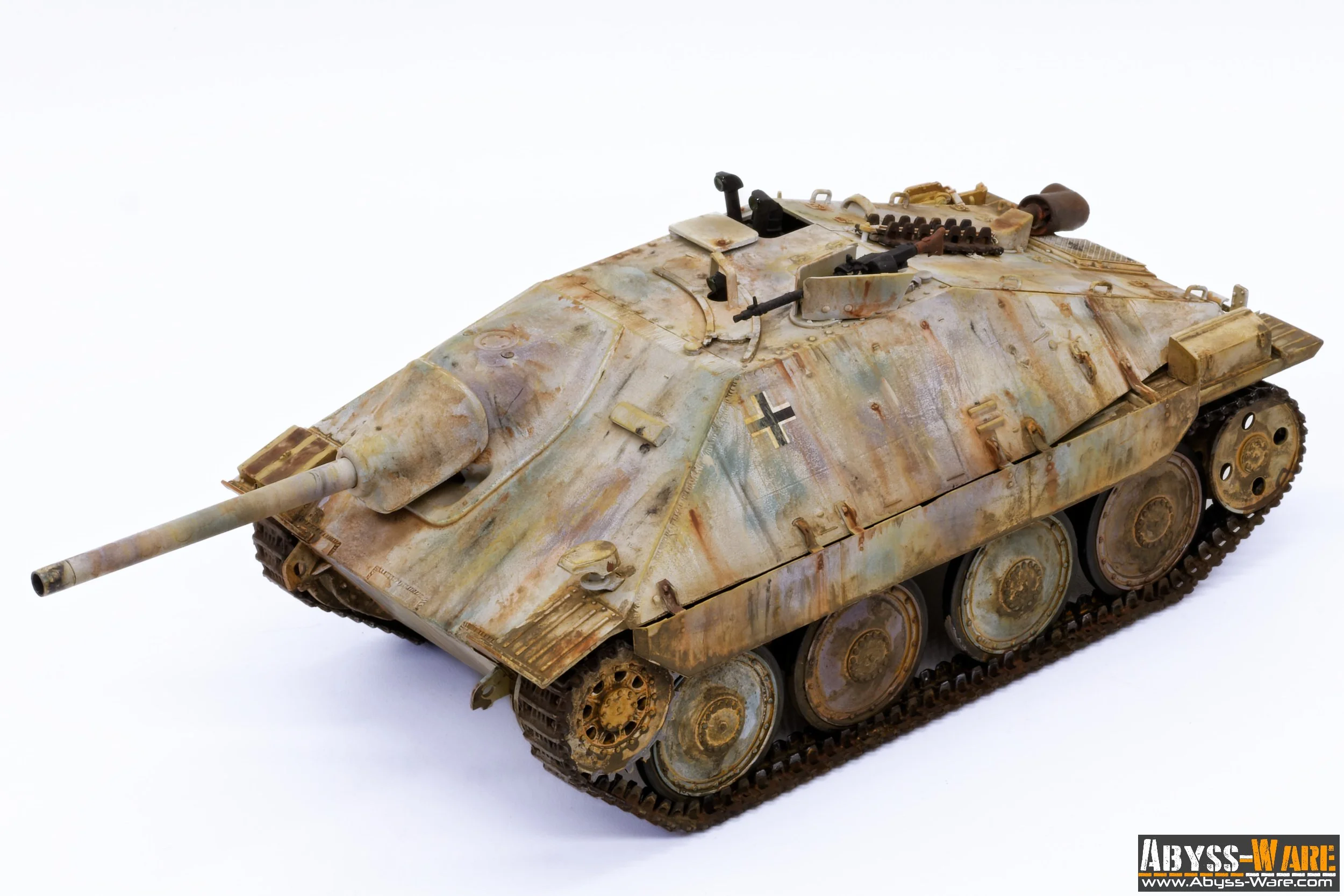 Jagdpanzer 38 (t) HETZER - TAKOM 2172X Scale model. Scale 1/35 - Winter camo version