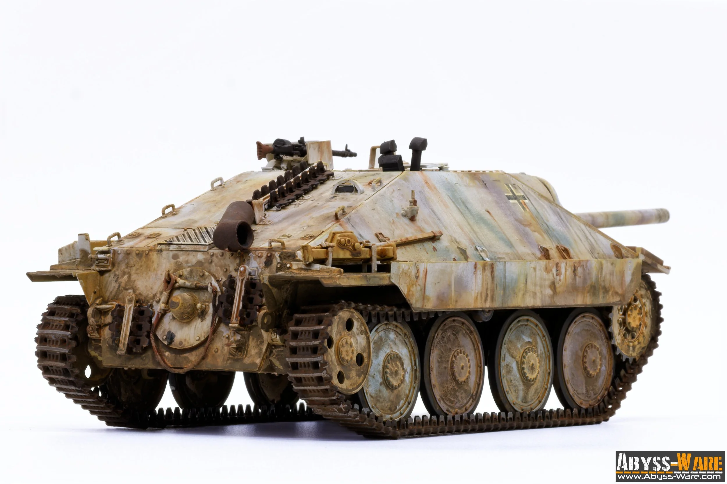 Jagdpanzer 38 (t) HETZER - TAKOM 2172X Scale model. Scale 1/35 - Winter camo version