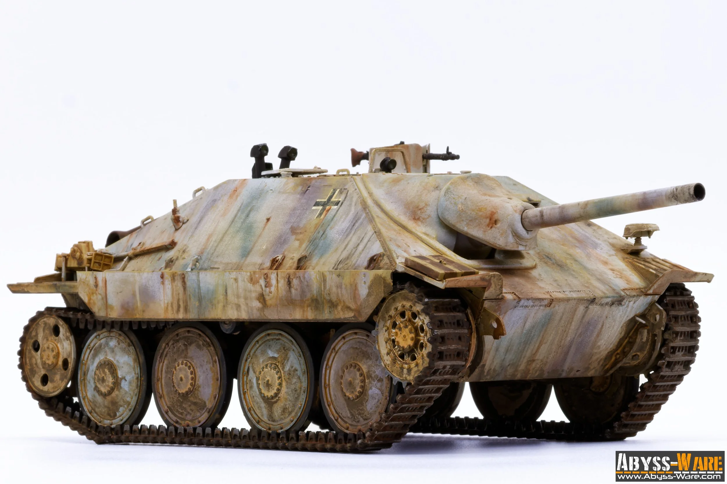 Jagdpanzer 38 (t) HETZER - TAKOM 2172X Scale model. Scale 1/35 - Winter camo version