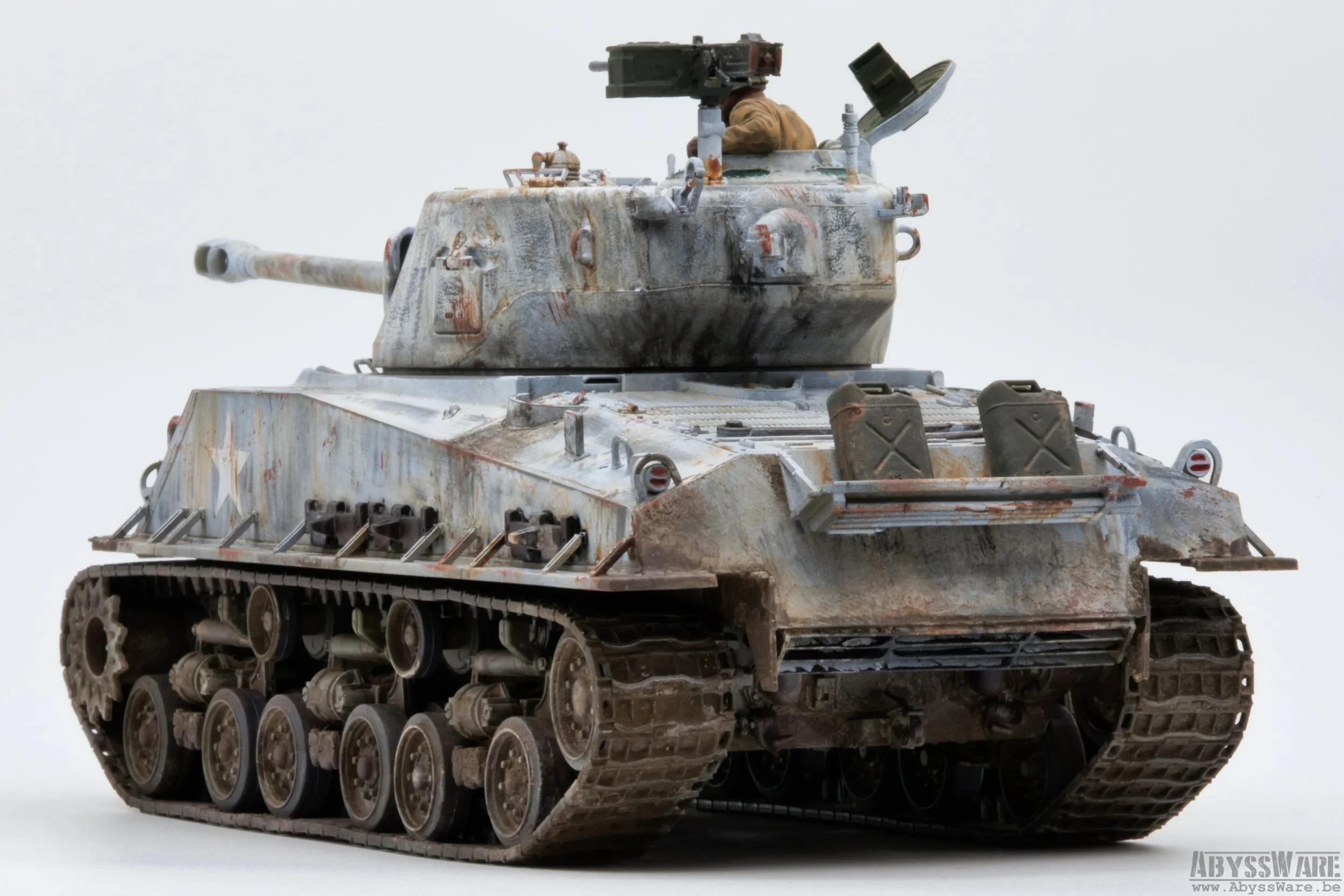 Model of a weathered, realistic military tank with rust and dirt, featuring a large main gun, tracks, and a hatch, placed against a plain white background.