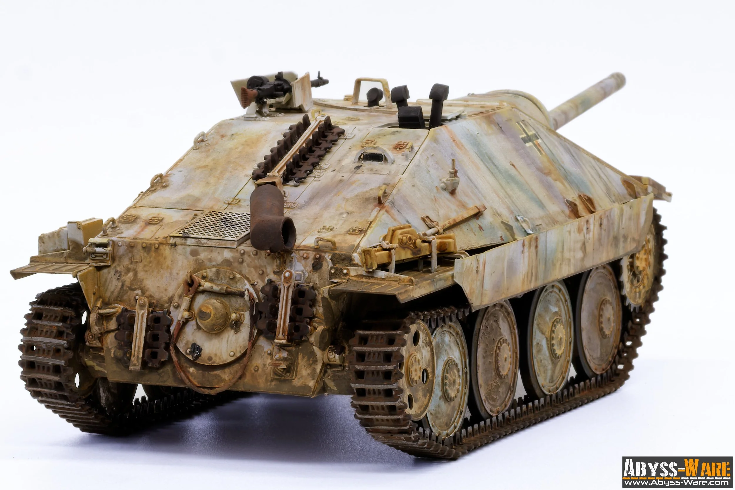 Jagdpanzer 38 (t) HETZER - TAKOM 2172X Scale model. Scale 1/35 - Winter camo version
