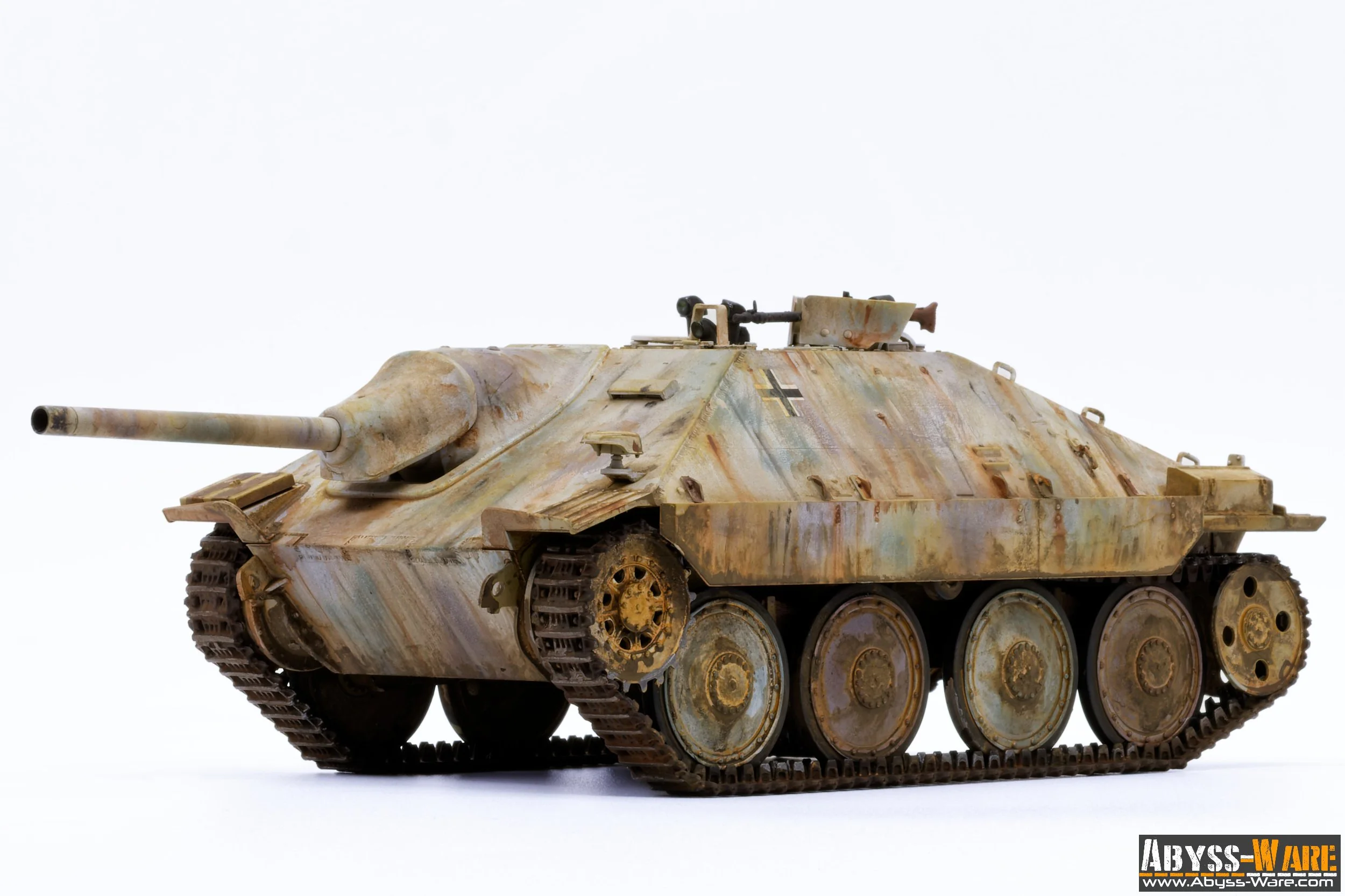 Jagdpanzer 38 (t) HETZER - TAKOM 2172X Scale model. Scale 1/35 - Winter camo version