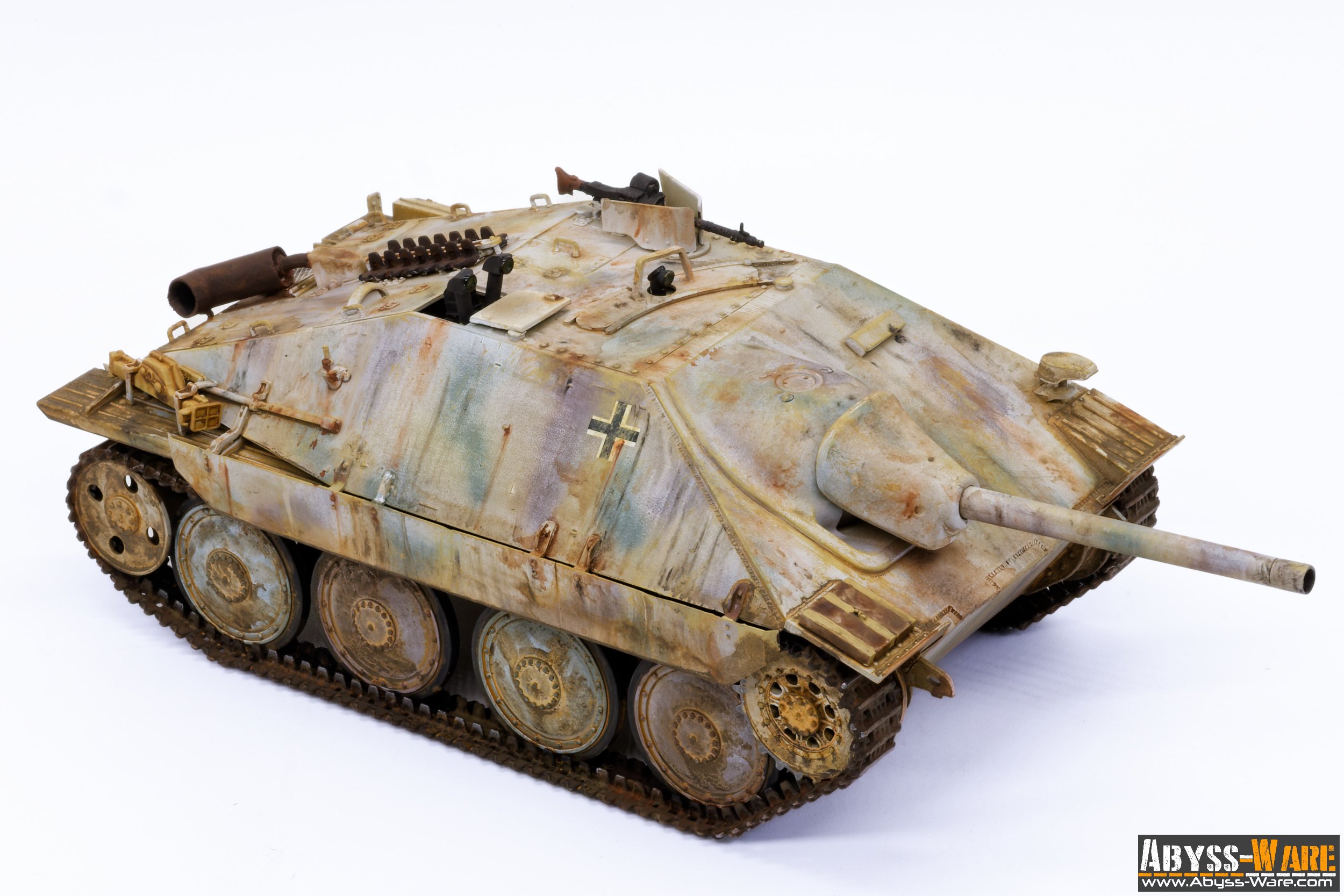 Jagdpanzer 38 (t) HETZER - TAKOM 2172X Scale model. Scale 1/35 - Winter camo version