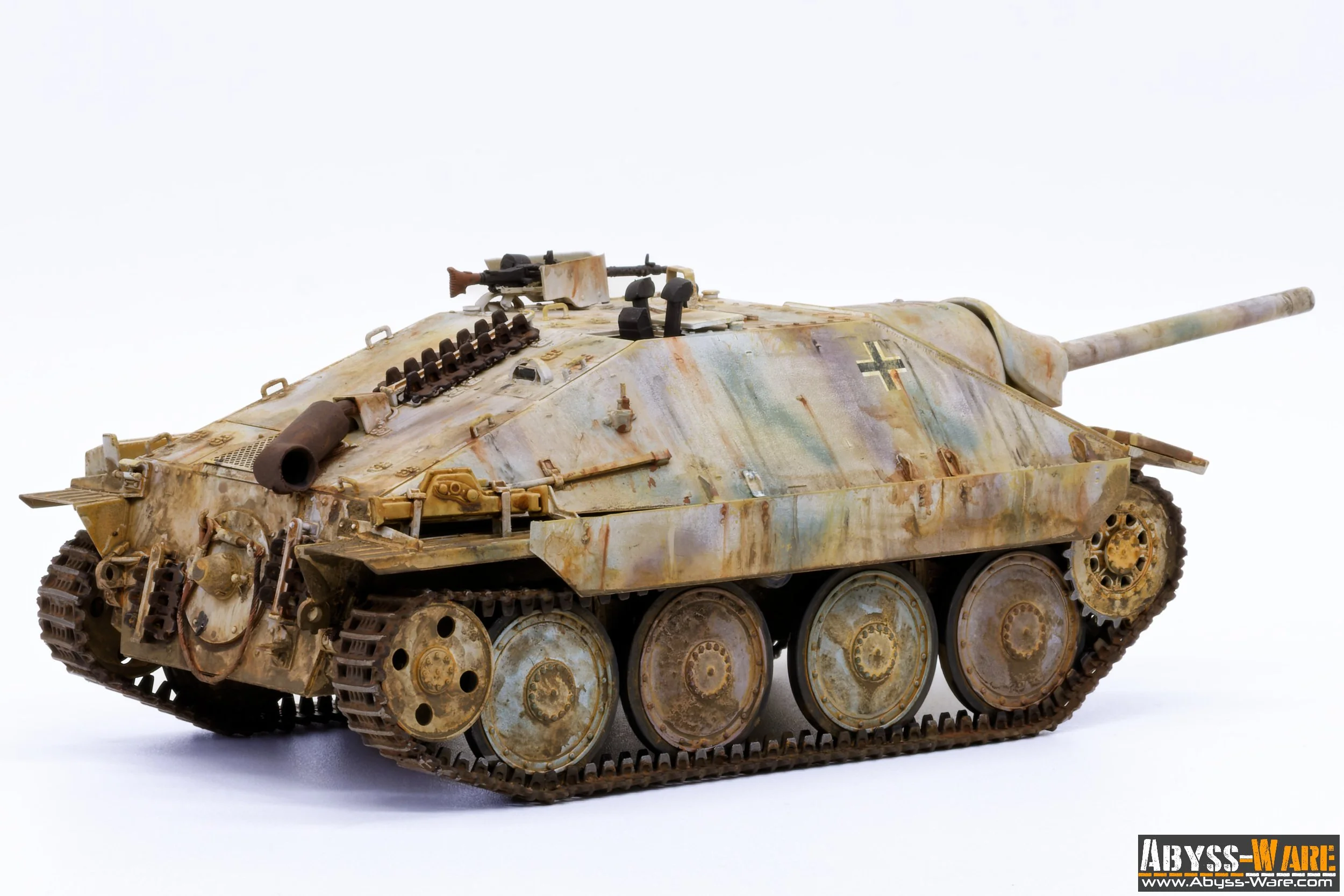 Jagdpanzer 38 (t) HETZER - TAKOM 2172X Scale model. Scale 1/35 - Winter camo version