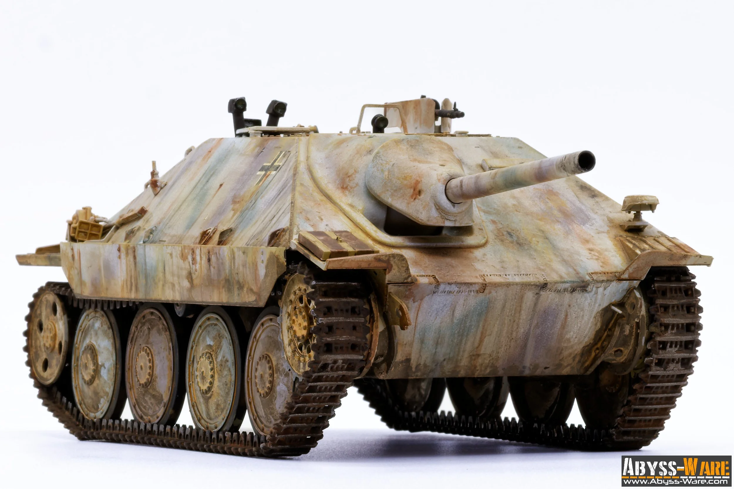 Jagdpanzer 38 (t) HETZER - TAKOM 2172X Scale model. Scale 1/35 - Winter camo version