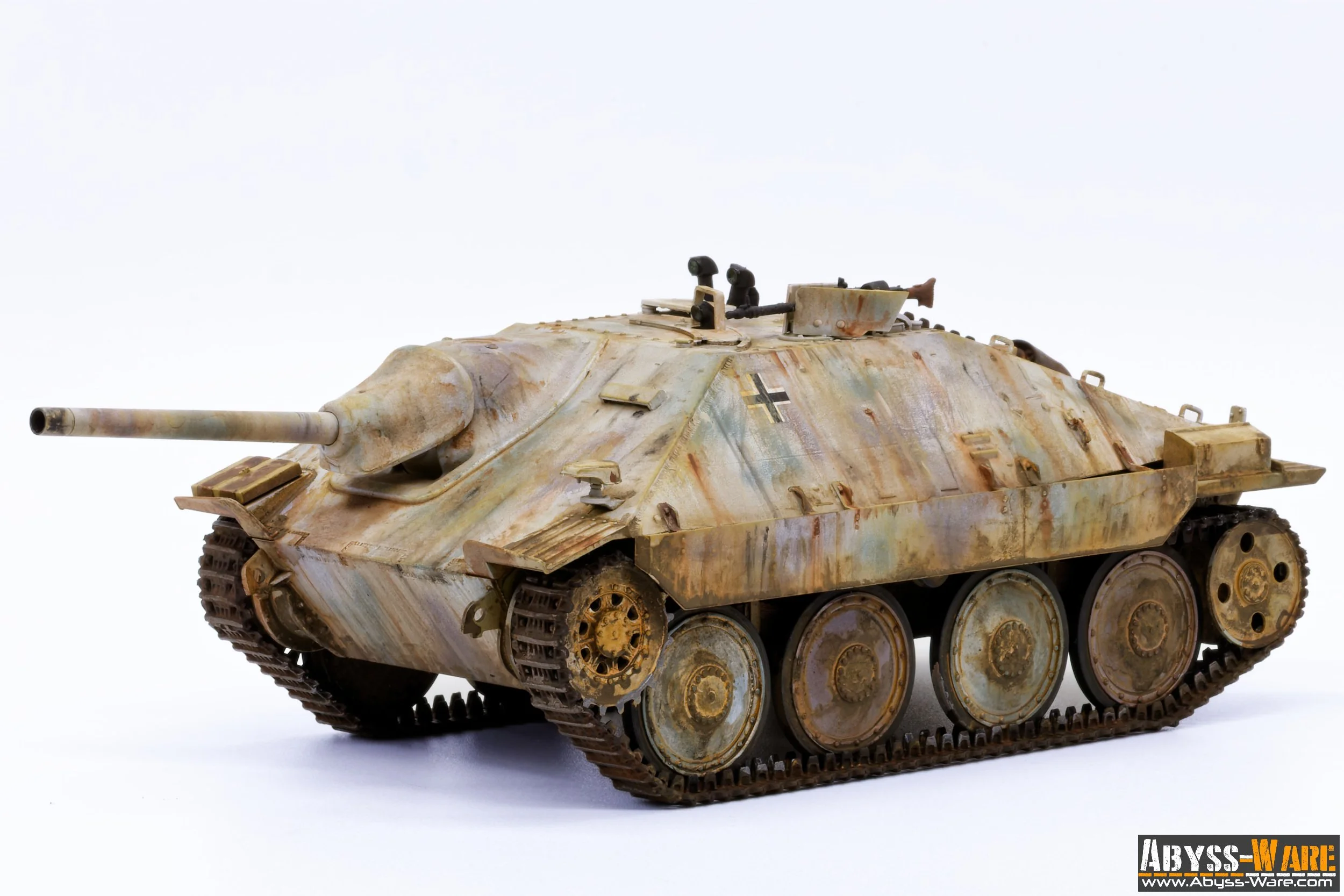 Jagdpanzer 38 (t) HETZER - TAKOM 2172X Scale model. Scale 1/35 - Winter camo version