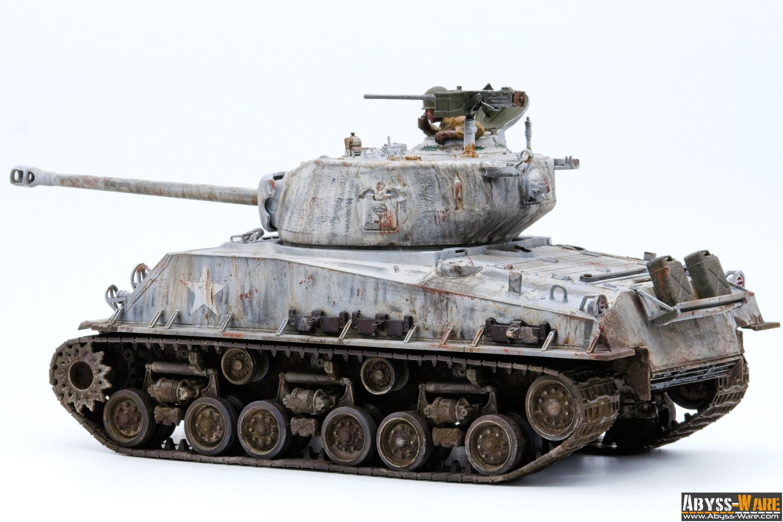 Model of a weathered, white military tank with a long barrel, tracks, and a star emblem on the side, against a plain white background.