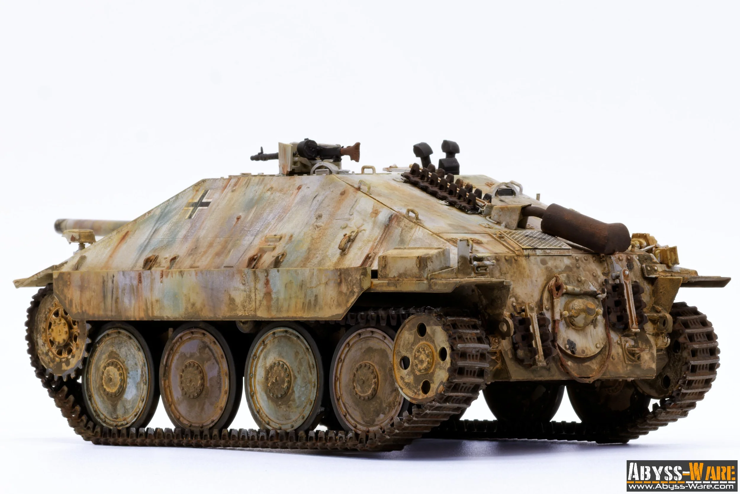 Jagdpanzer 38 (t) HETZER - TAKOM 2172X Scale model. Scale 1/35 - Winter camo version