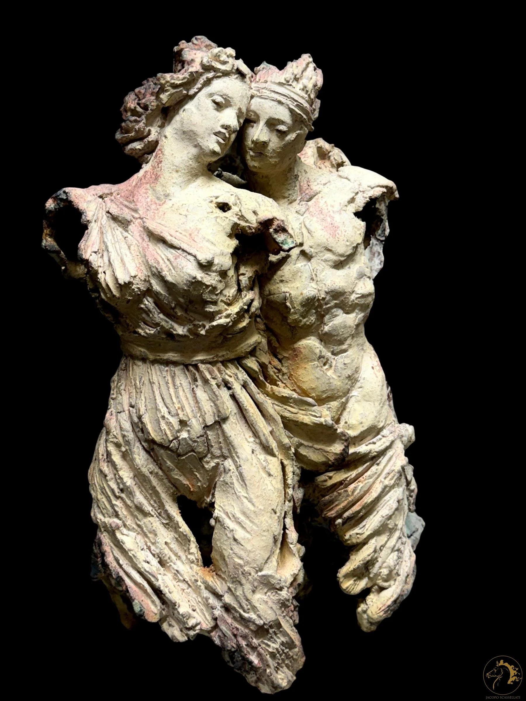 Il Volo nell'Abbraccio, ceramica smaltata a gran fuoco, 35 x 22 x 17 cm