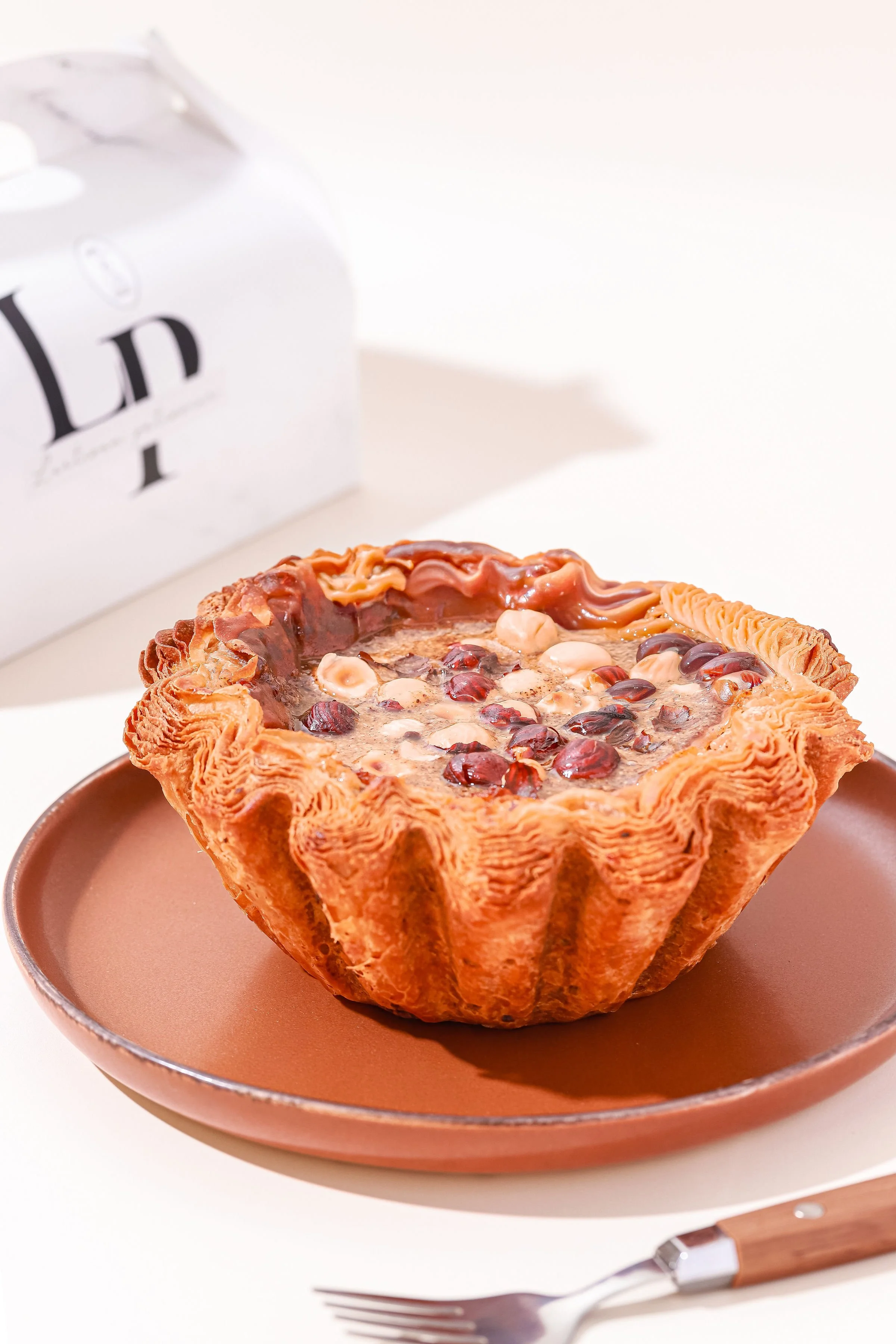 Un feuilletage maîtrisé, une garniture riche, un plaisir franc et assumé.
