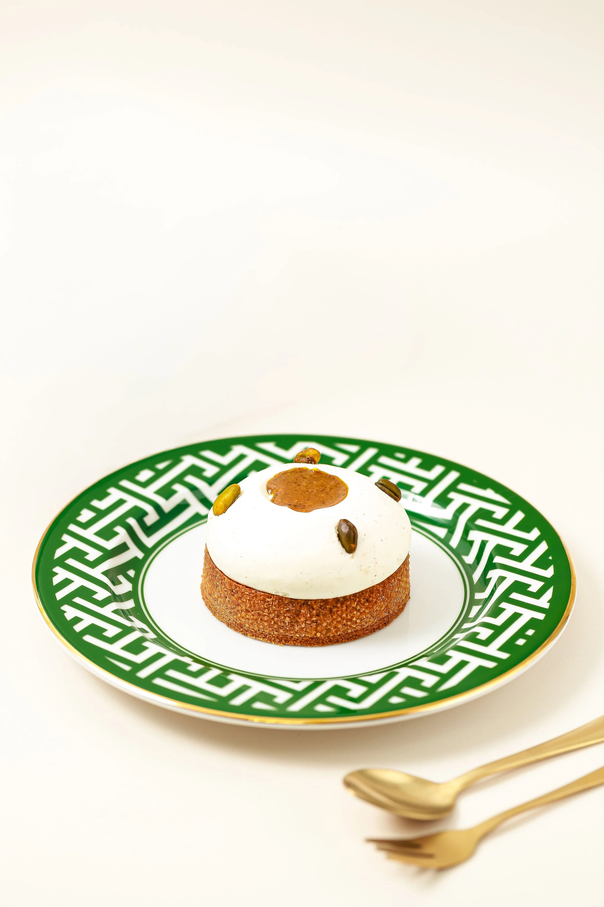 Une création tout en finesse, où la légèreté révèle la profondeur des saveurs.
