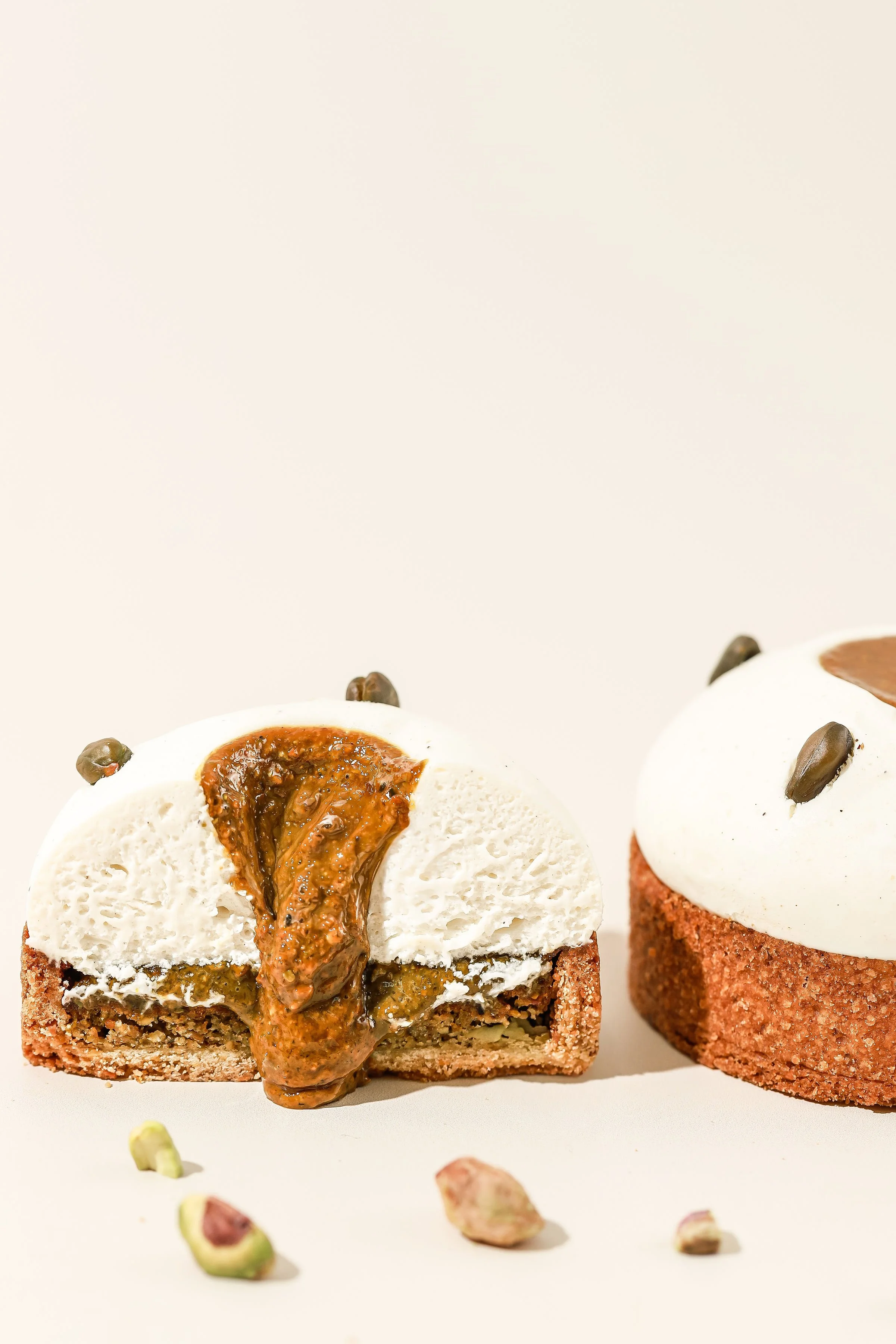 Un cœur fondant, une texture précise, l’équilibre entre douceur et caractère.
