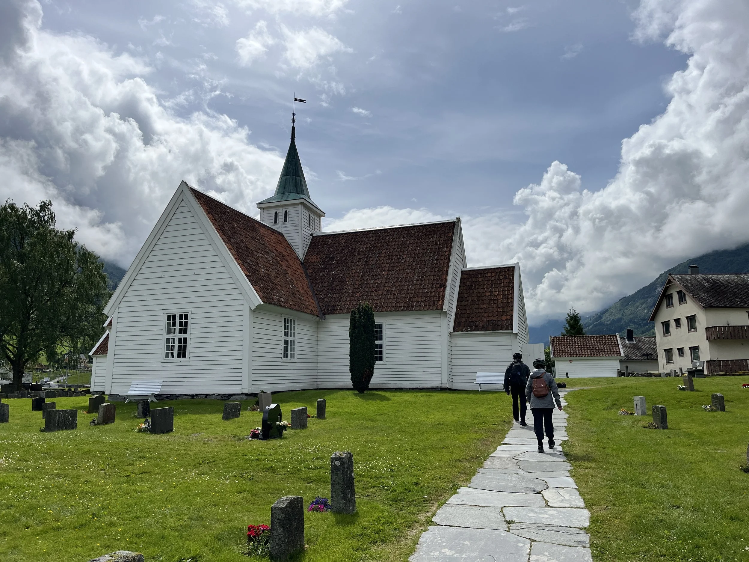 Olden cruise port walking guide (what you can reach without taxi)