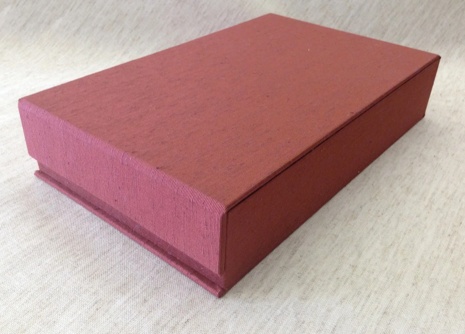  Closed box with flap 