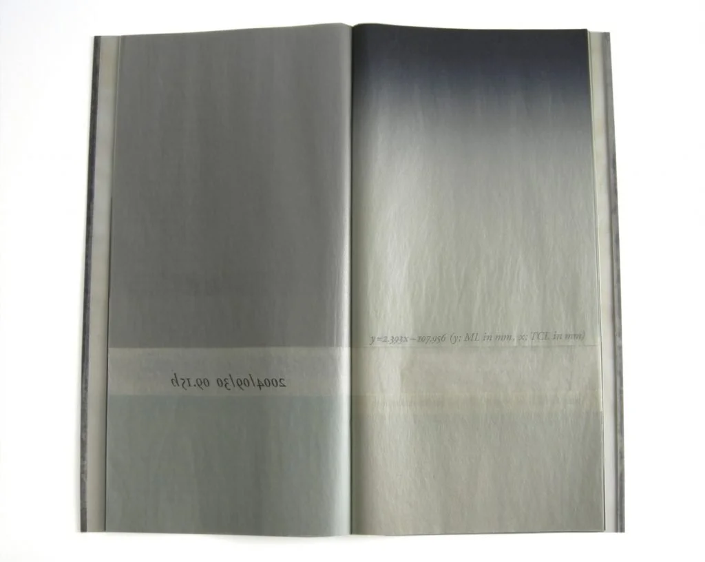  Double spread (p12/13) showing on the left side the date and time of the first images taken by Kudobera of the giant squid and on the right side a formula he used to estimate the size of the creature by the tentacle he caught. 